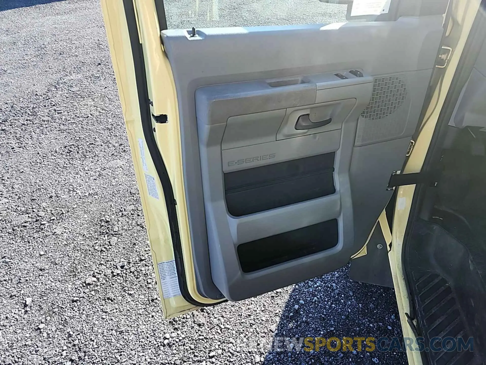 1 fotografías del automóvil dañado 1FDXE4FNXNDC26701 FORD E-450 CUTAWAY 2022