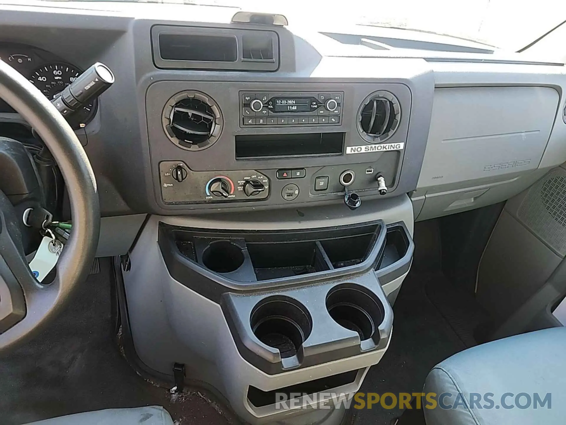 28 fotografías del automóvil dañado 1FDXE4FNXNDC26701 FORD E-450 CUTAWAY 2022