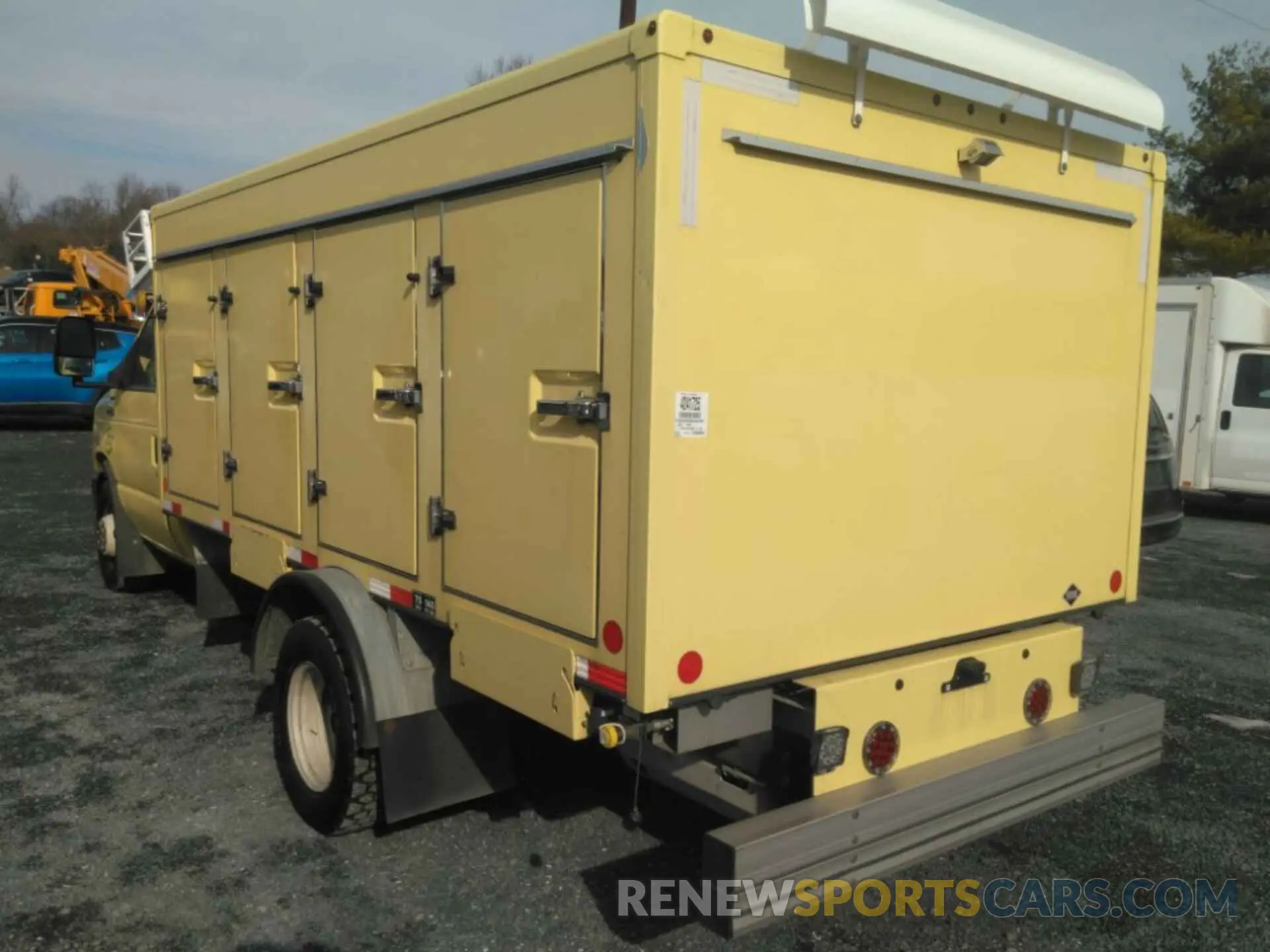 7 fotografías del automóvil dañado 1FDXE4FNXNDC26701 FORD E-450 CUTAWAY 2022