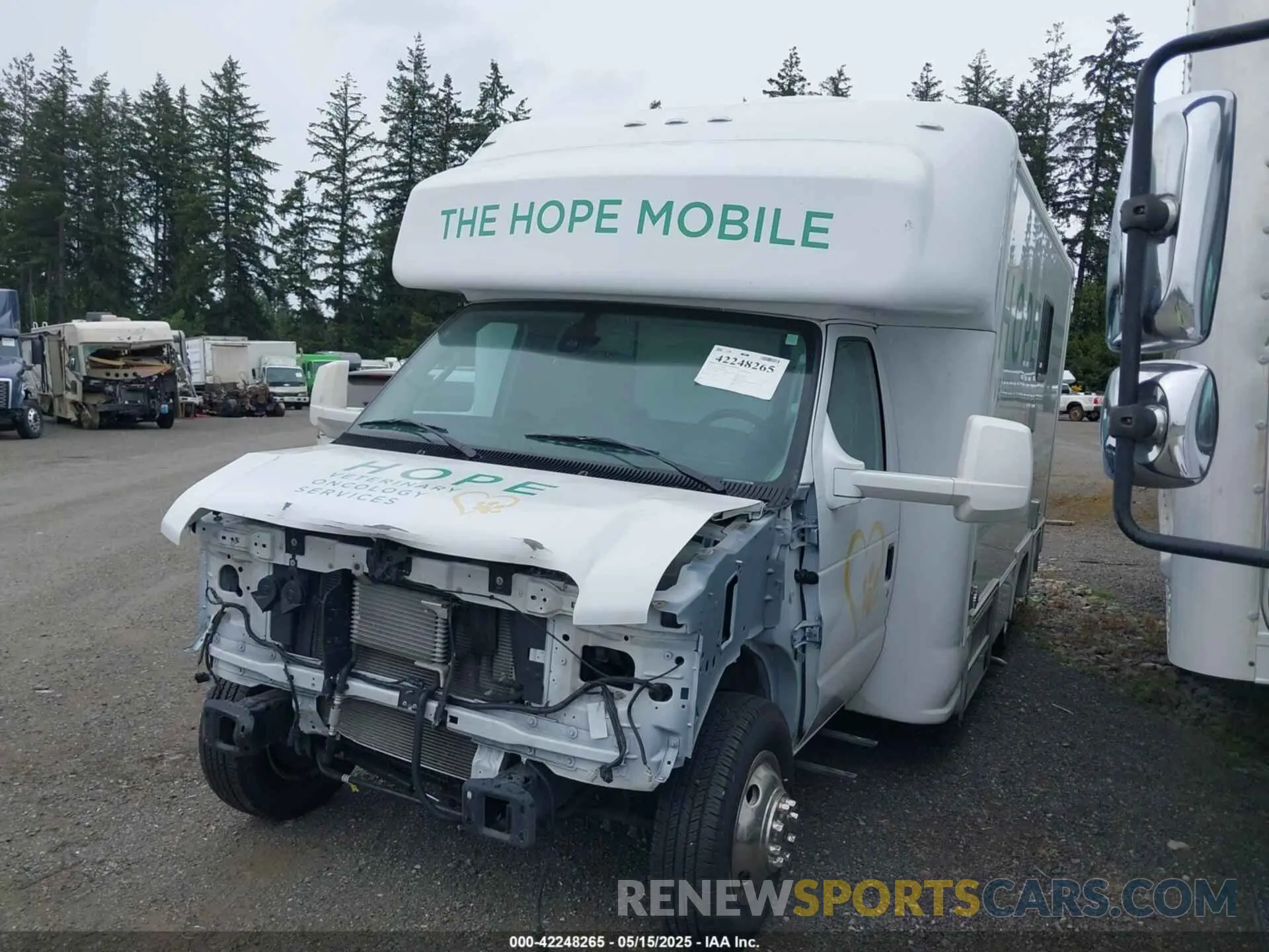2 fotografías del automóvil dañado 1FDXE4FN4PDD32290 FORD E-450 CUTAWAY 2023