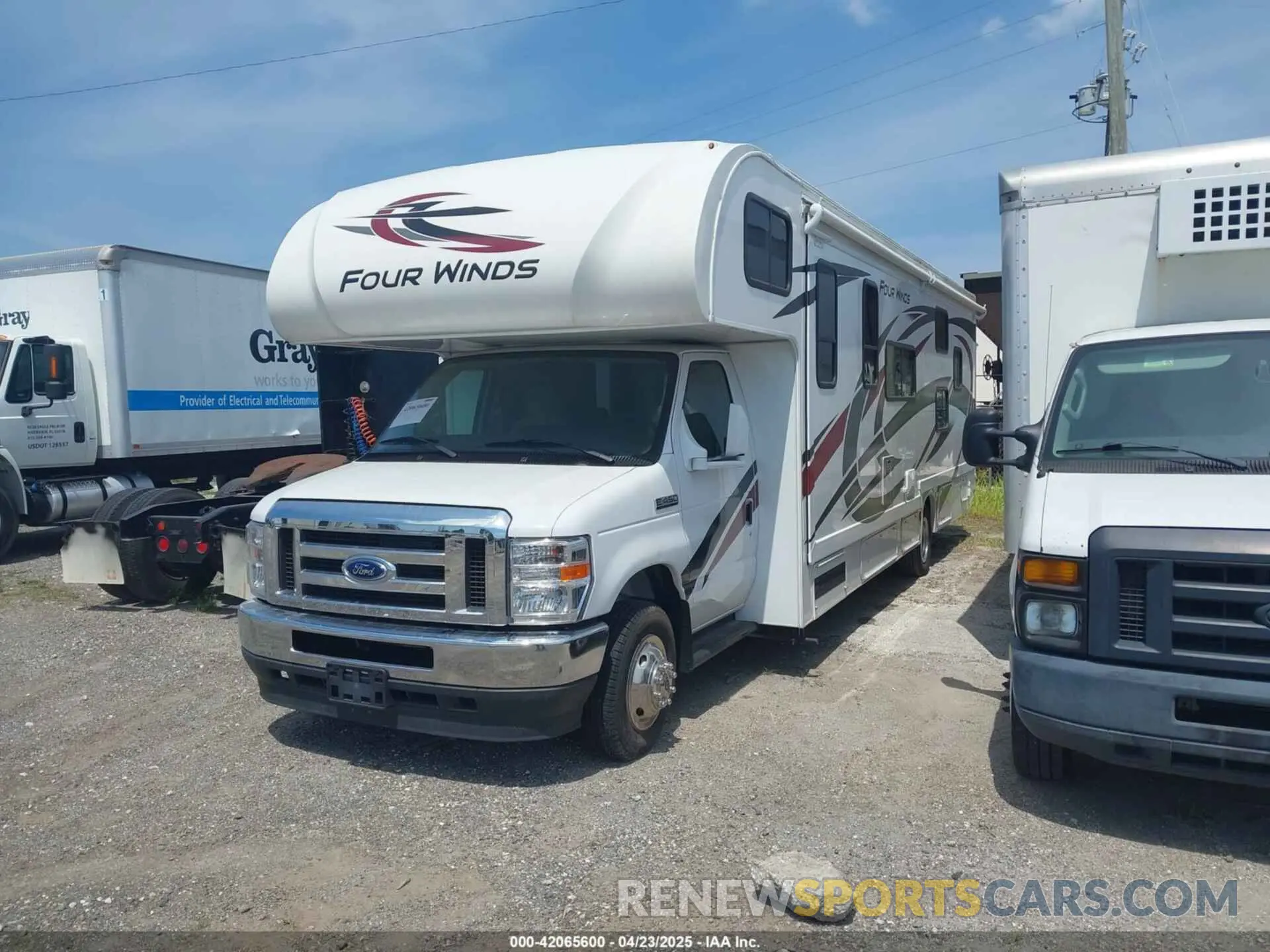 2 fotografías del automóvil dañado 1FDXE4FN9PDD21897 FORD E-450 CUTAWAY 2023