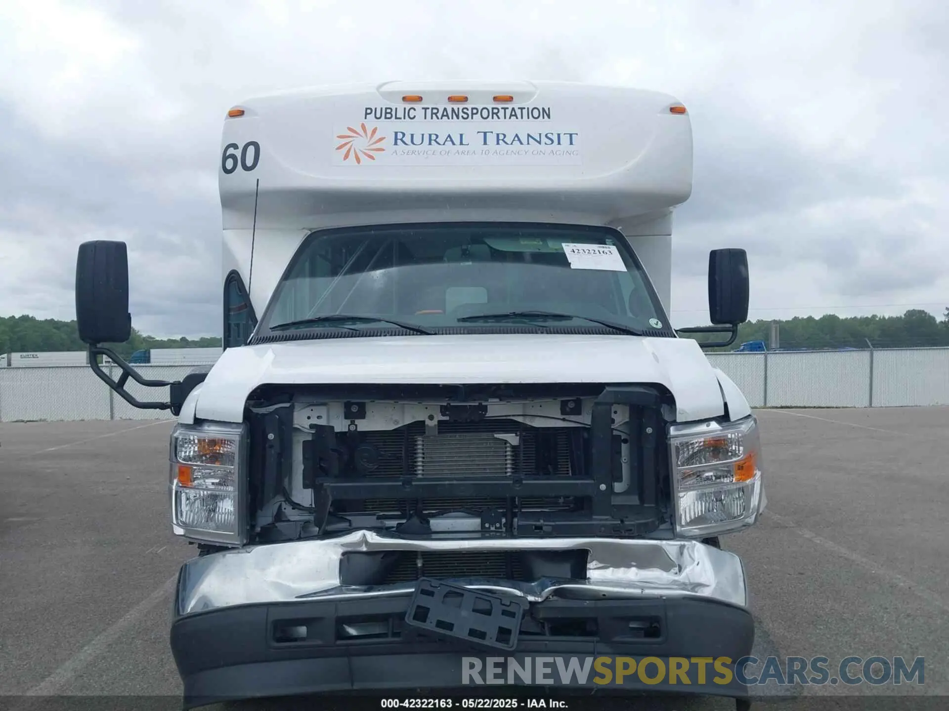 13 fotografías del automóvil dañado 1FDFE4FN8RDD02742 FORD E-450 CUTAWAY 2024