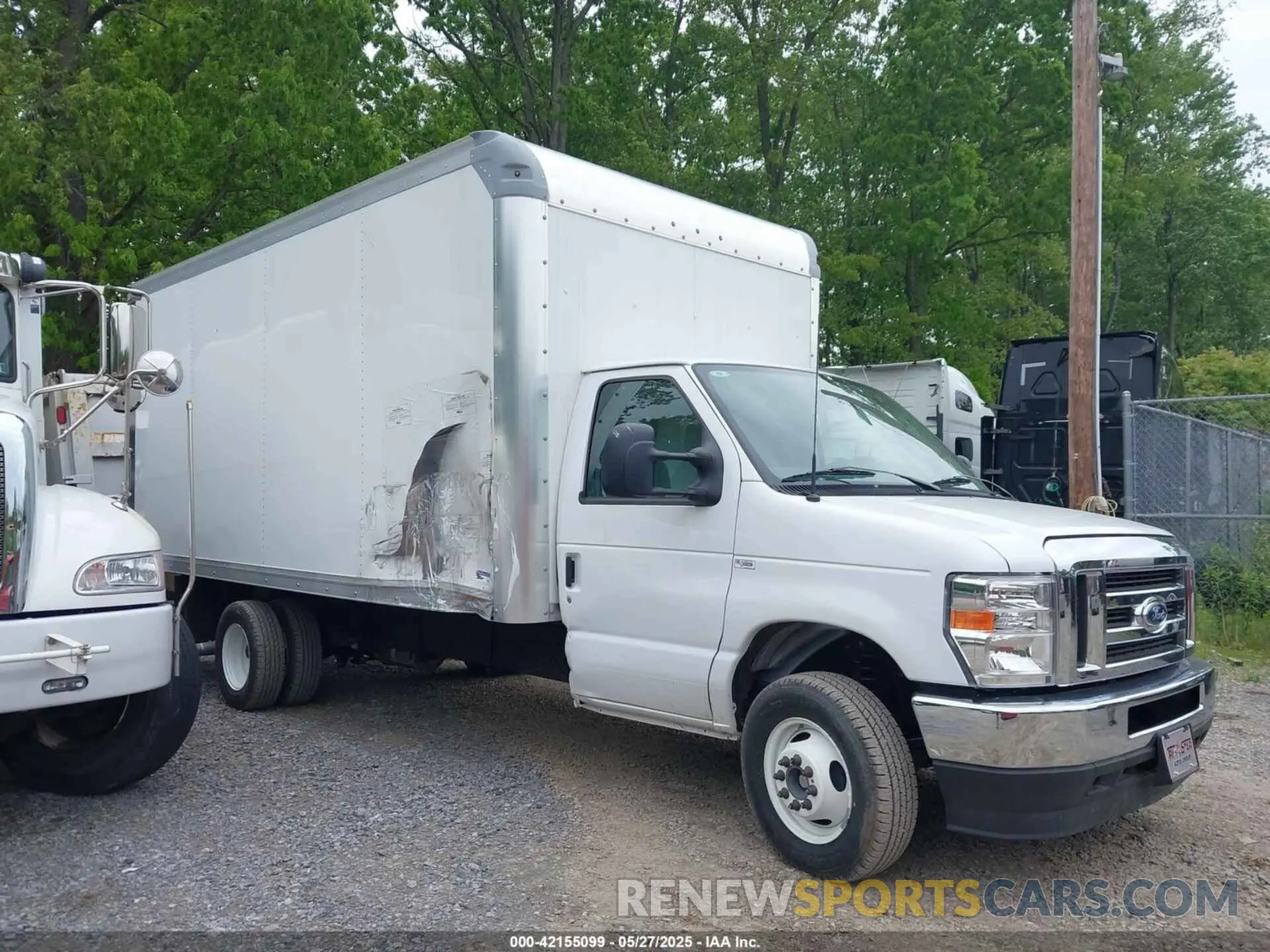 16 fotografías del automóvil dañado 1FDXE4FNXSDD07192 FORD E-450 CUTAWAY 2025