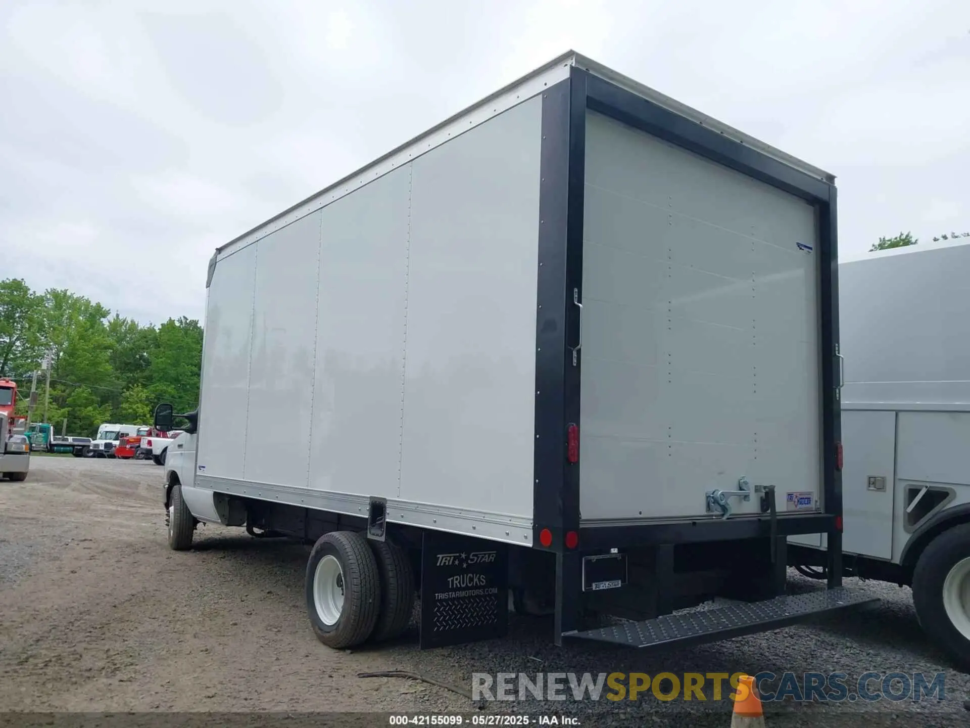3 fotografías del automóvil dañado 1FDXE4FNXSDD07192 FORD E-450 CUTAWAY 2025