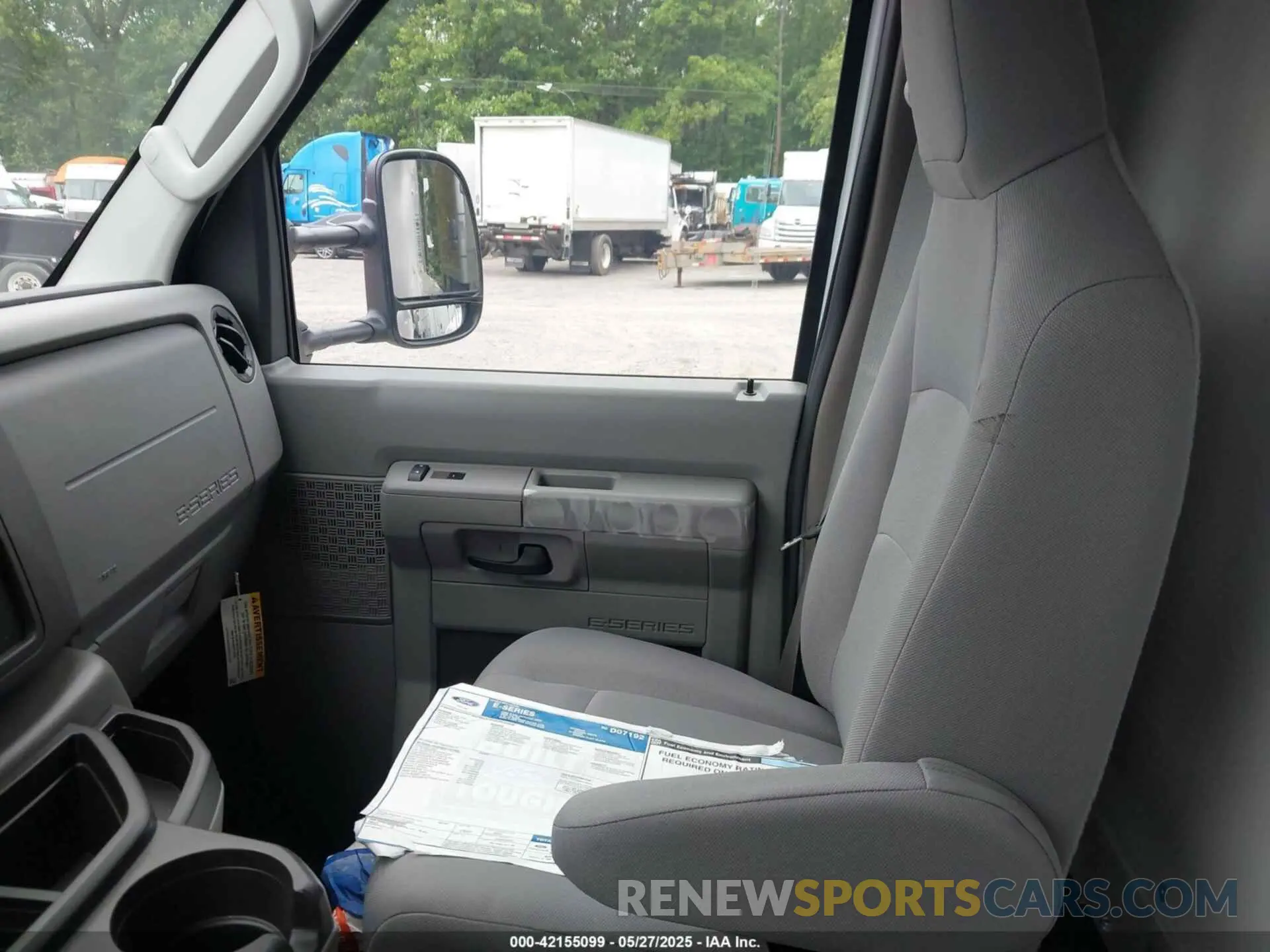 6 fotografías del automóvil dañado 1FDXE4FNXSDD07192 FORD E-450 CUTAWAY 2025