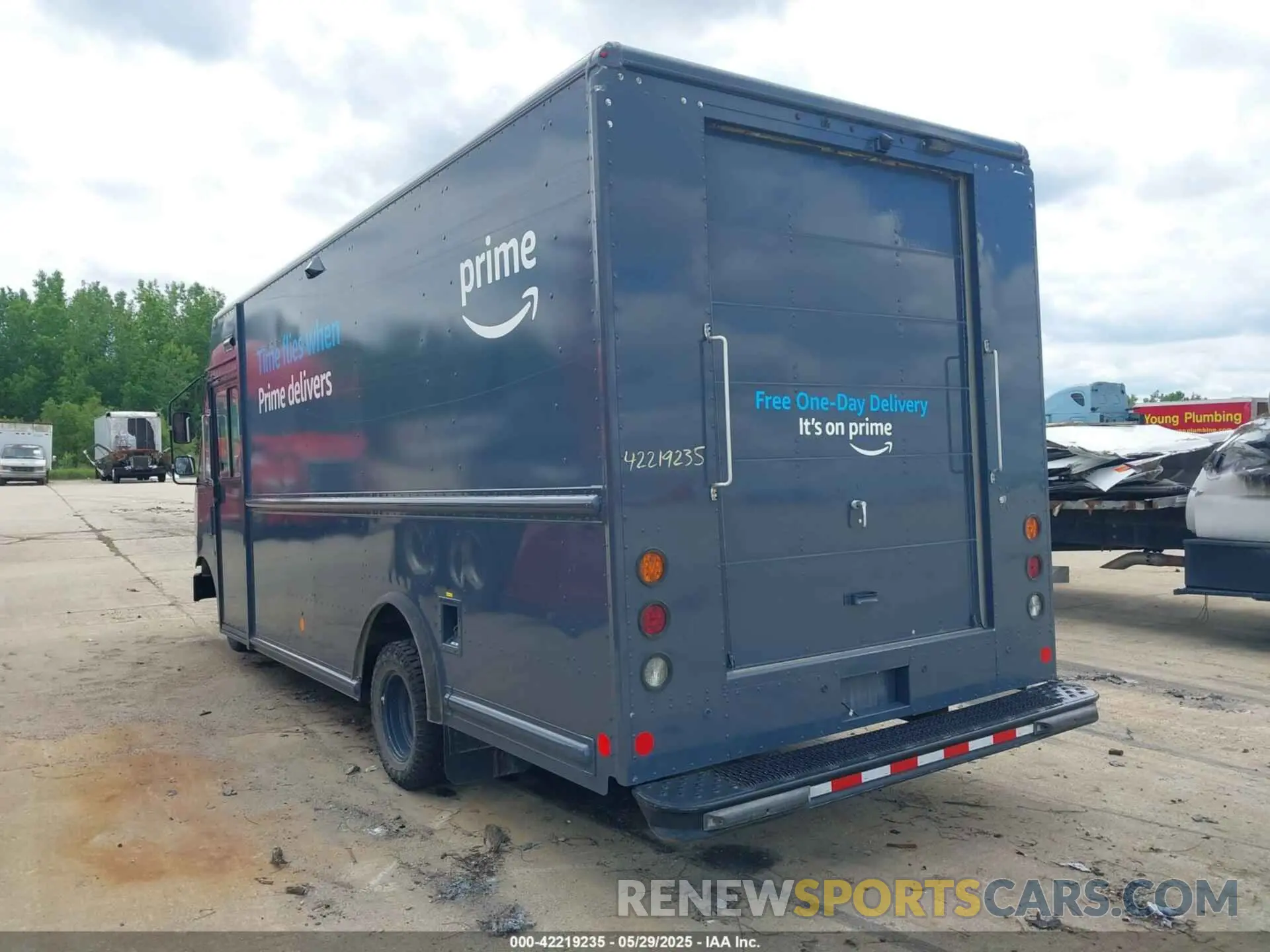 3 fotografías del automóvil dañado 1FC3E4K62KDC48723 FORD E-450 STRIPPED 2019