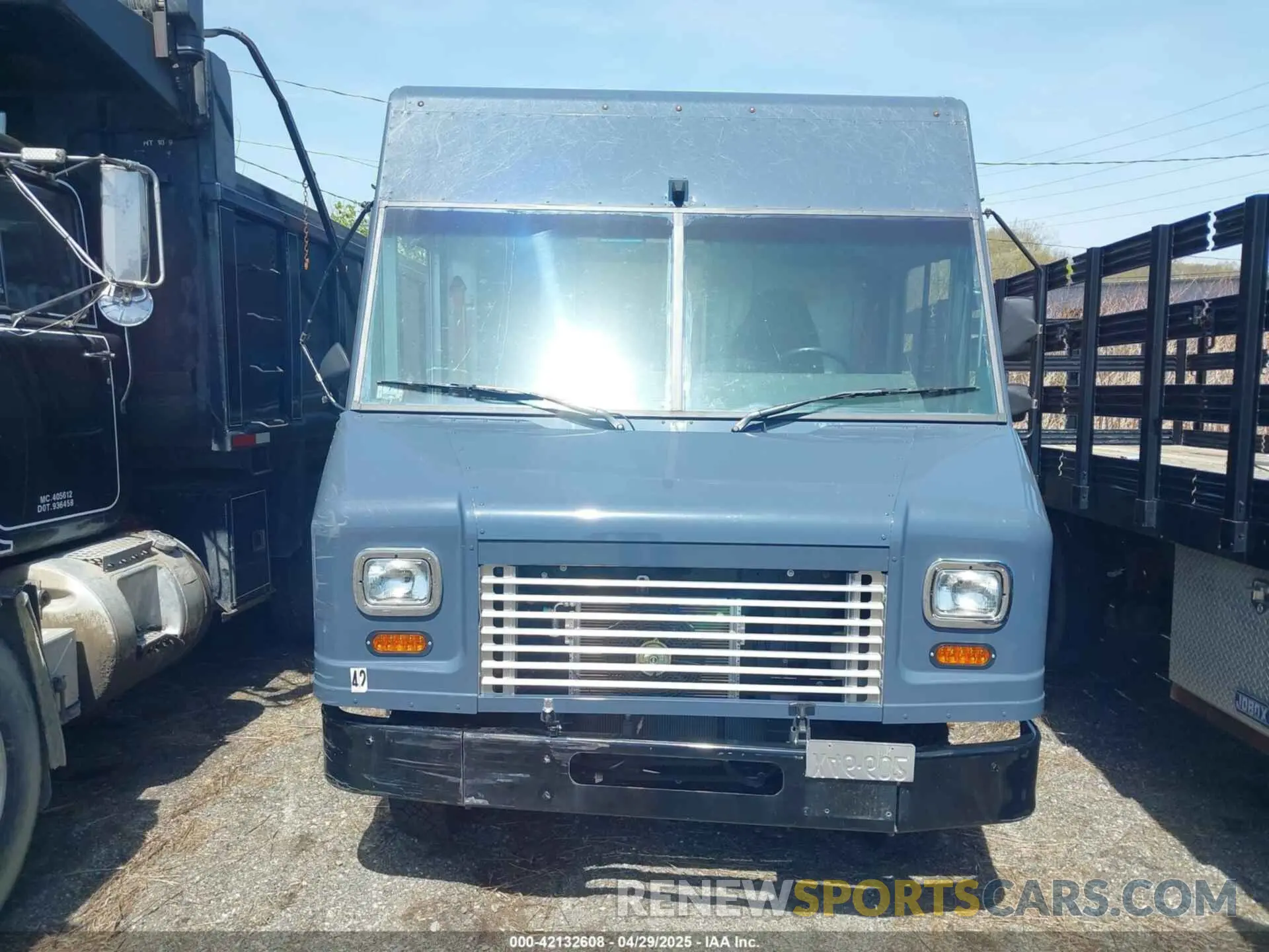 12 fotografías del automóvil dañado 1FC3E4K63KDC48097 FORD E-450 STRIPPED 2019