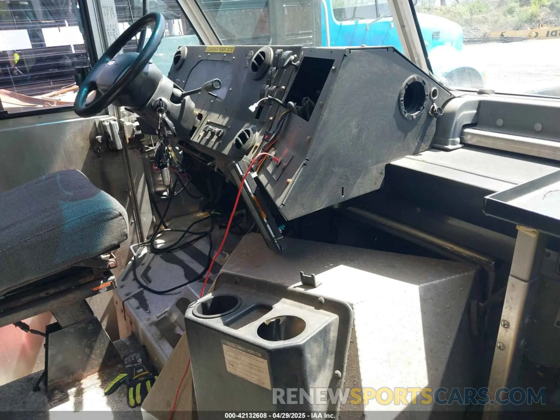 6 fotografías del automóvil dañado 1FC3E4K63KDC48097 FORD E-450 STRIPPED 2019