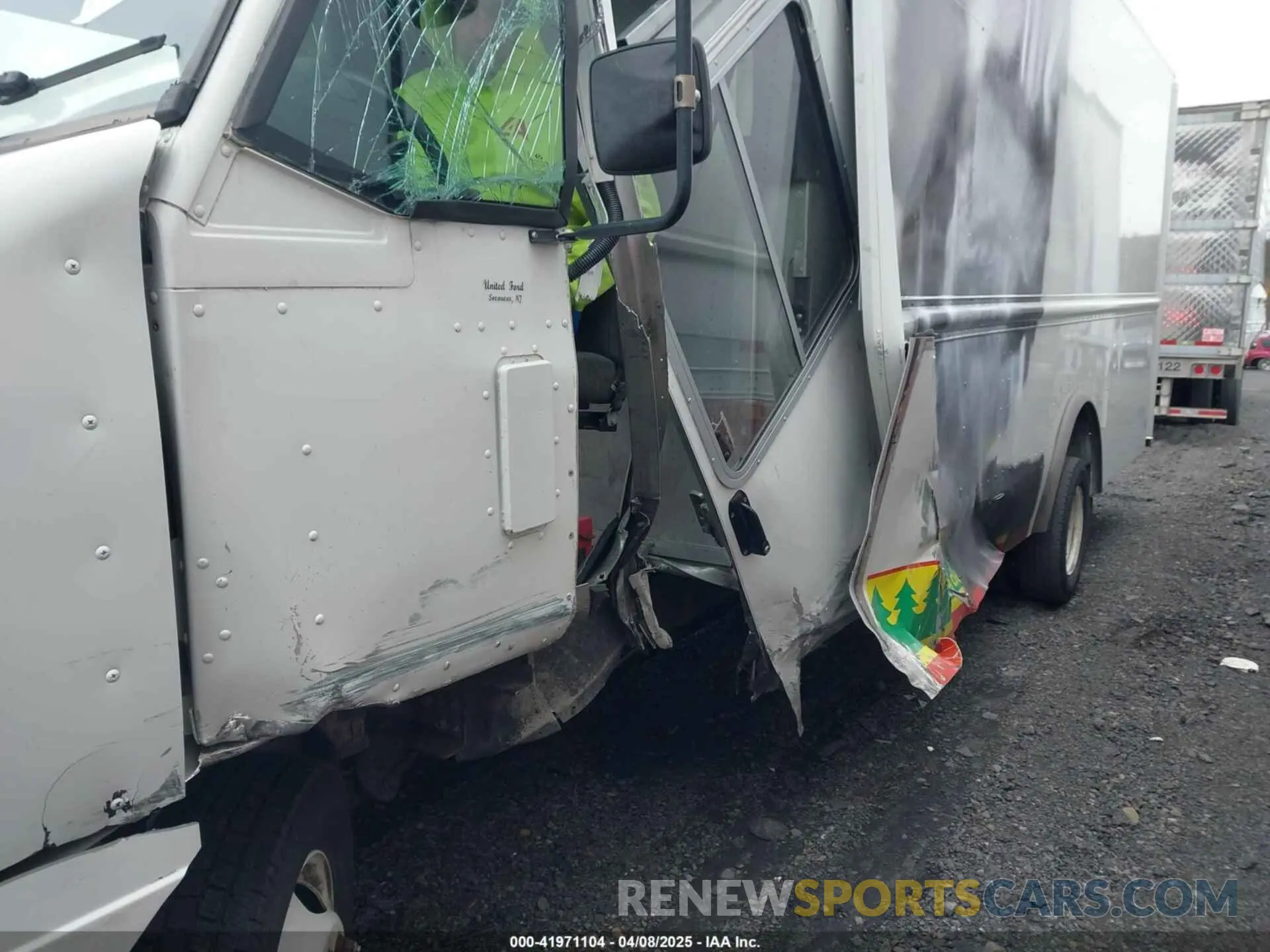 11 fotografías del automóvil dañado 1FC3E4K65KDC13108 FORD E-450 STRIPPED 2019