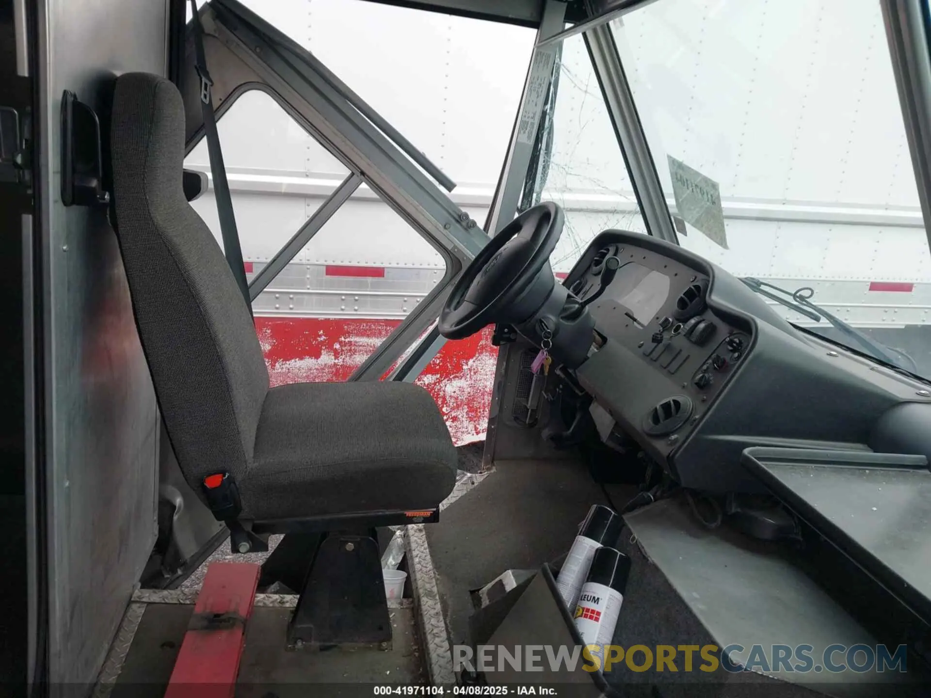 7 fotografías del automóvil dañado 1FC3E4K65KDC13108 FORD E-450 STRIPPED 2019