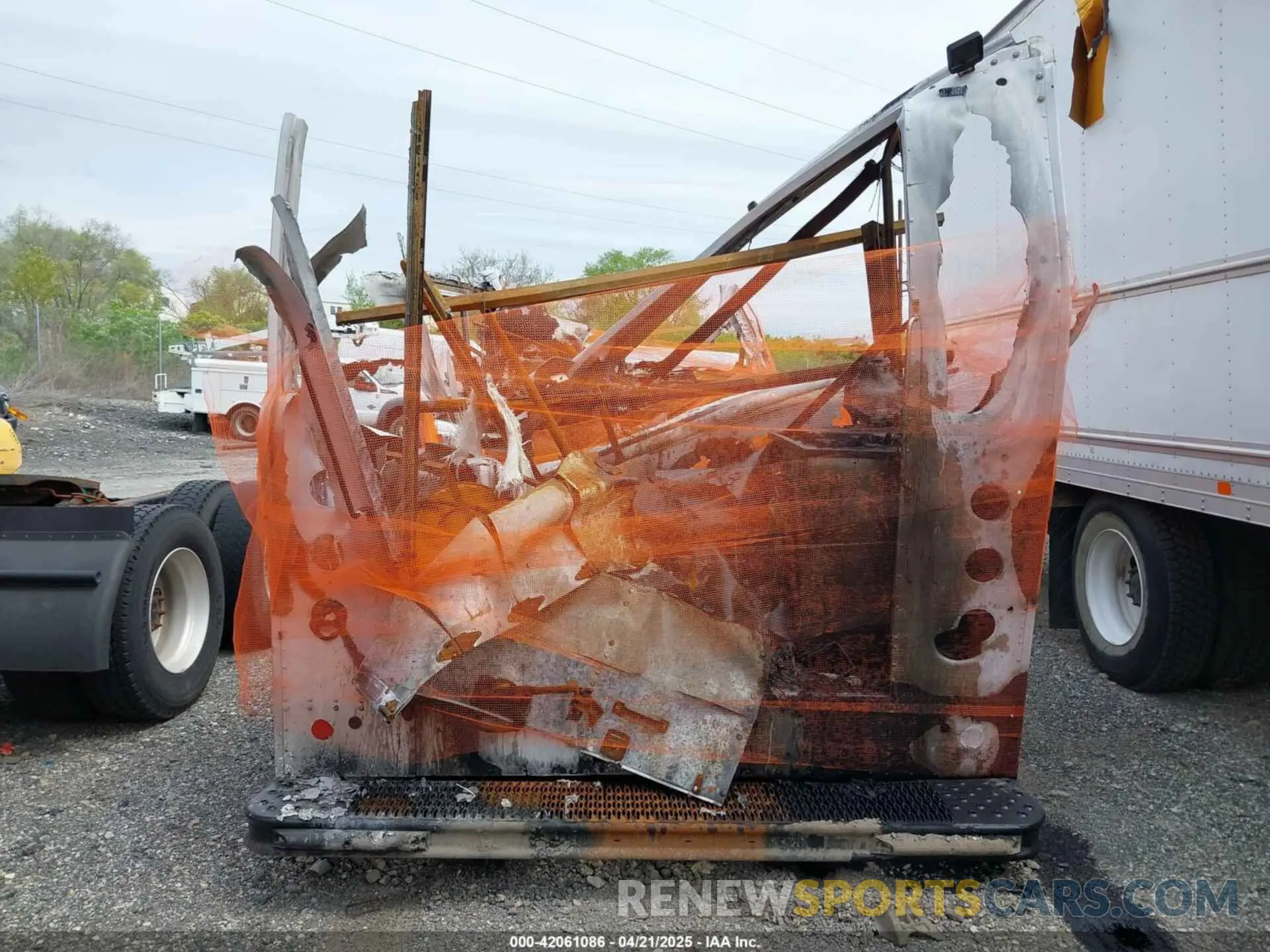 8 fotografías del automóvil dañado 1FC4E4KN5PDD09209 FORD E-450 STRIPPED 2023