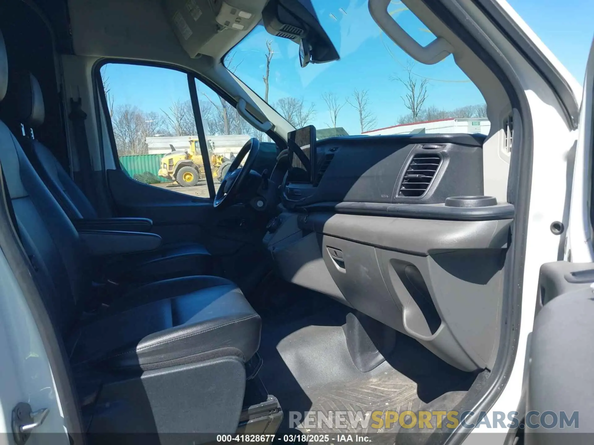 5 fotografías del automóvil dañado 1FTBW9CK0NKA63300 FORD E-TRANSIT-350 2022