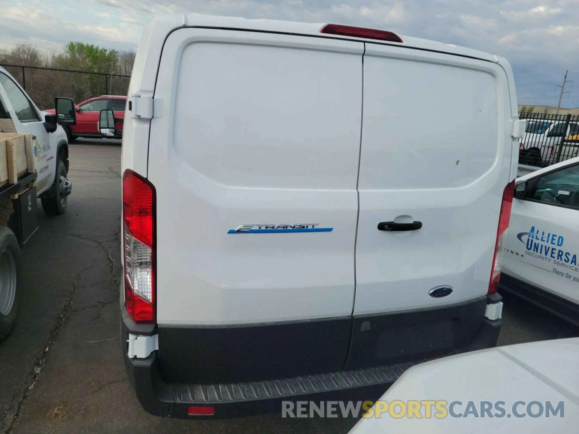 17 fotografías del automóvil dañado 1FTBW1YM6SKA13055 FORD E-TRANSIT-350 2025