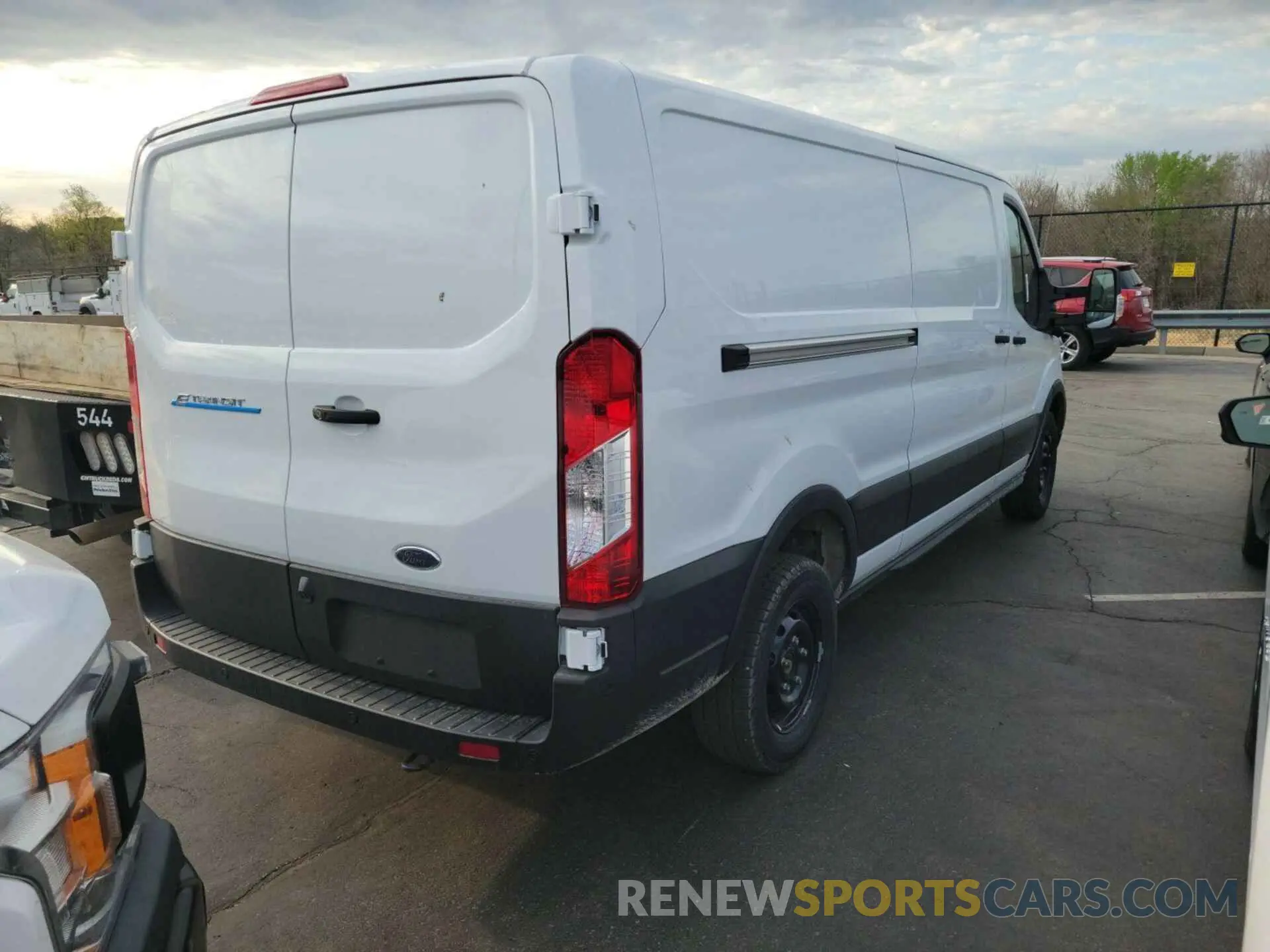 9 fotografías del automóvil dañado 1FTBW1YM6SKA13055 FORD E-TRANSIT-350 2025