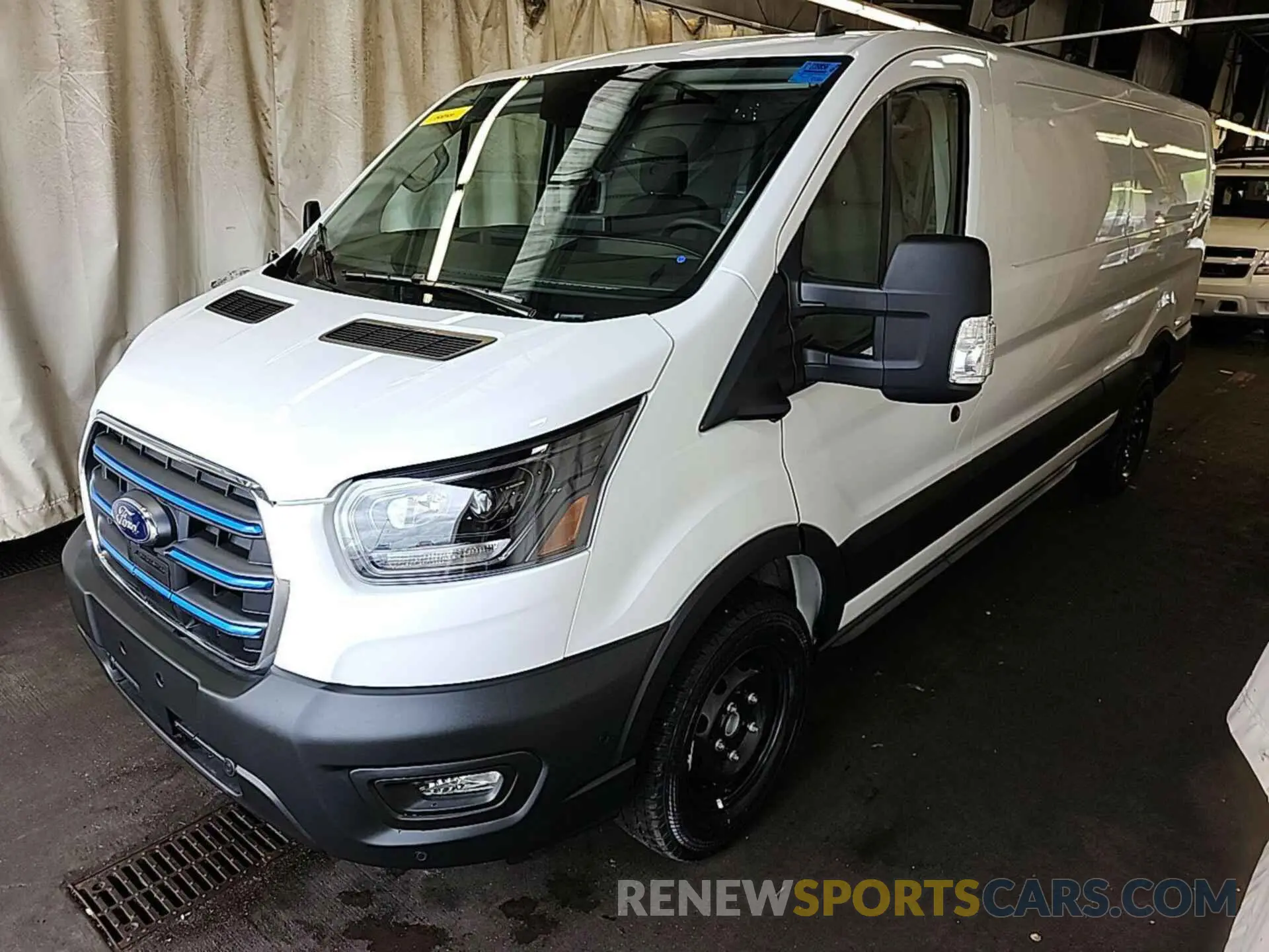 16 fotografías del automóvil dañado 1FTBW1YM7SKA12917 FORD E-TRANSIT-350 2025