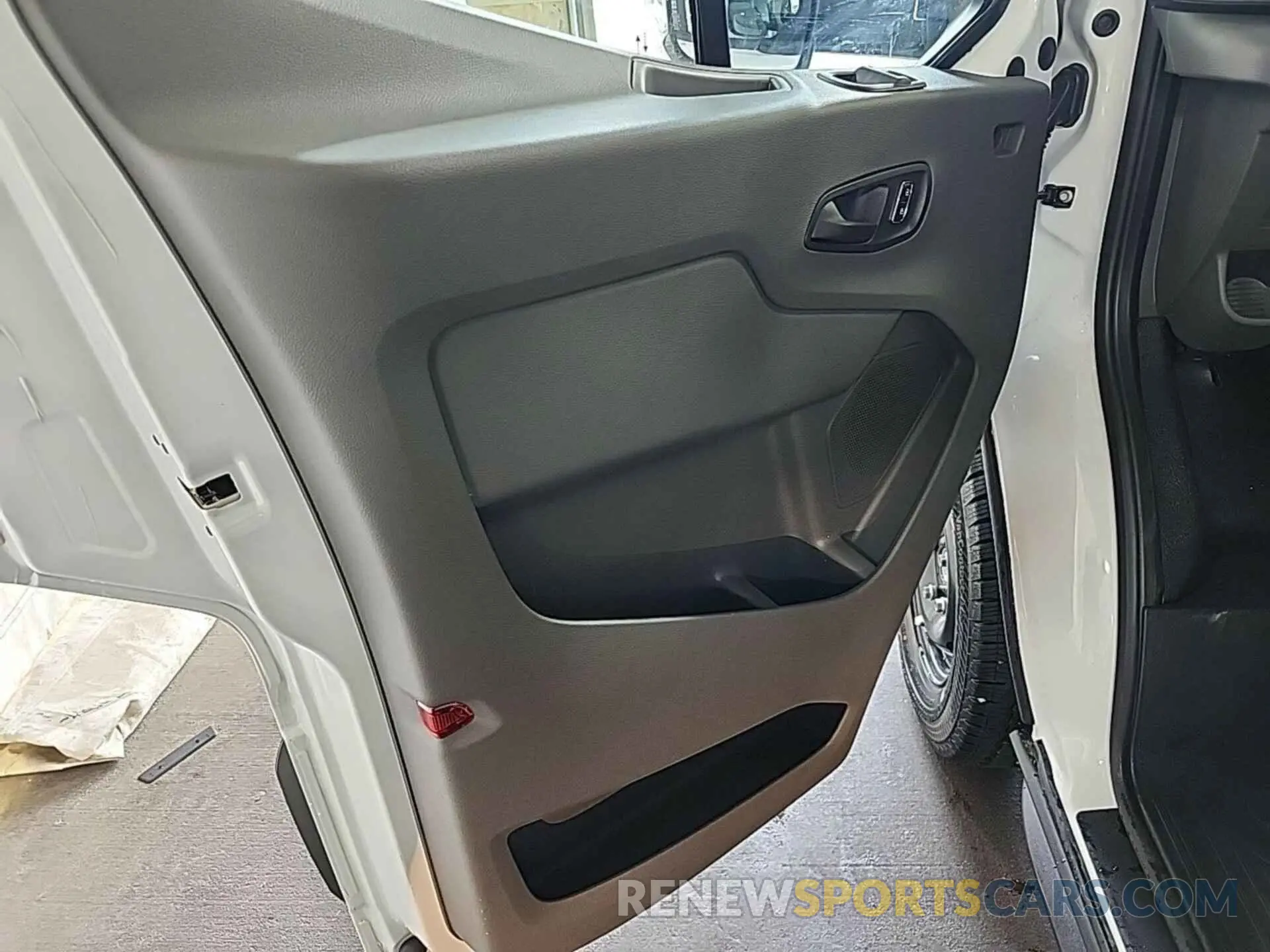 9 fotografías del automóvil dañado 1FTBW1YM7SKA12917 FORD E-TRANSIT-350 2025