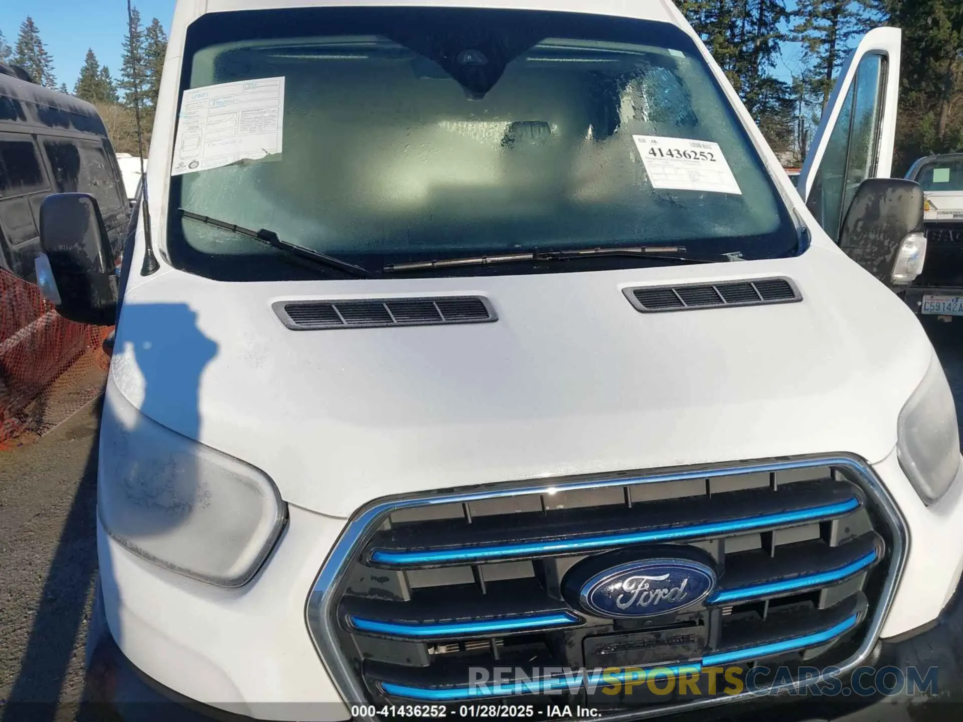 10 fotografías del automóvil dañado 1FTBW3XK6PKA16296 FORD E-TRANSIT-350 CARGO VAN 2023