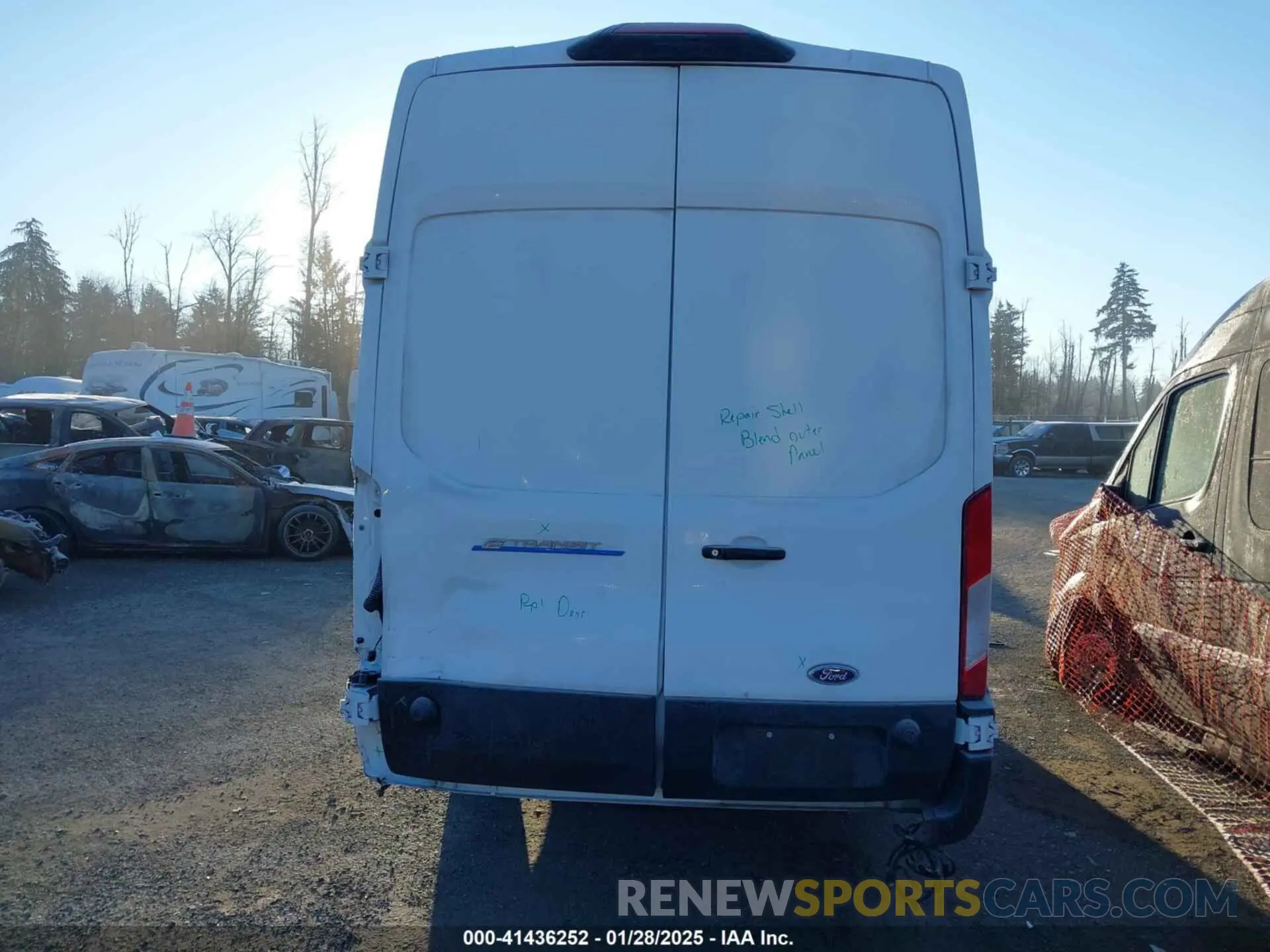 17 fotografías del automóvil dañado 1FTBW3XK6PKA16296 FORD E-TRANSIT-350 CARGO VAN 2023