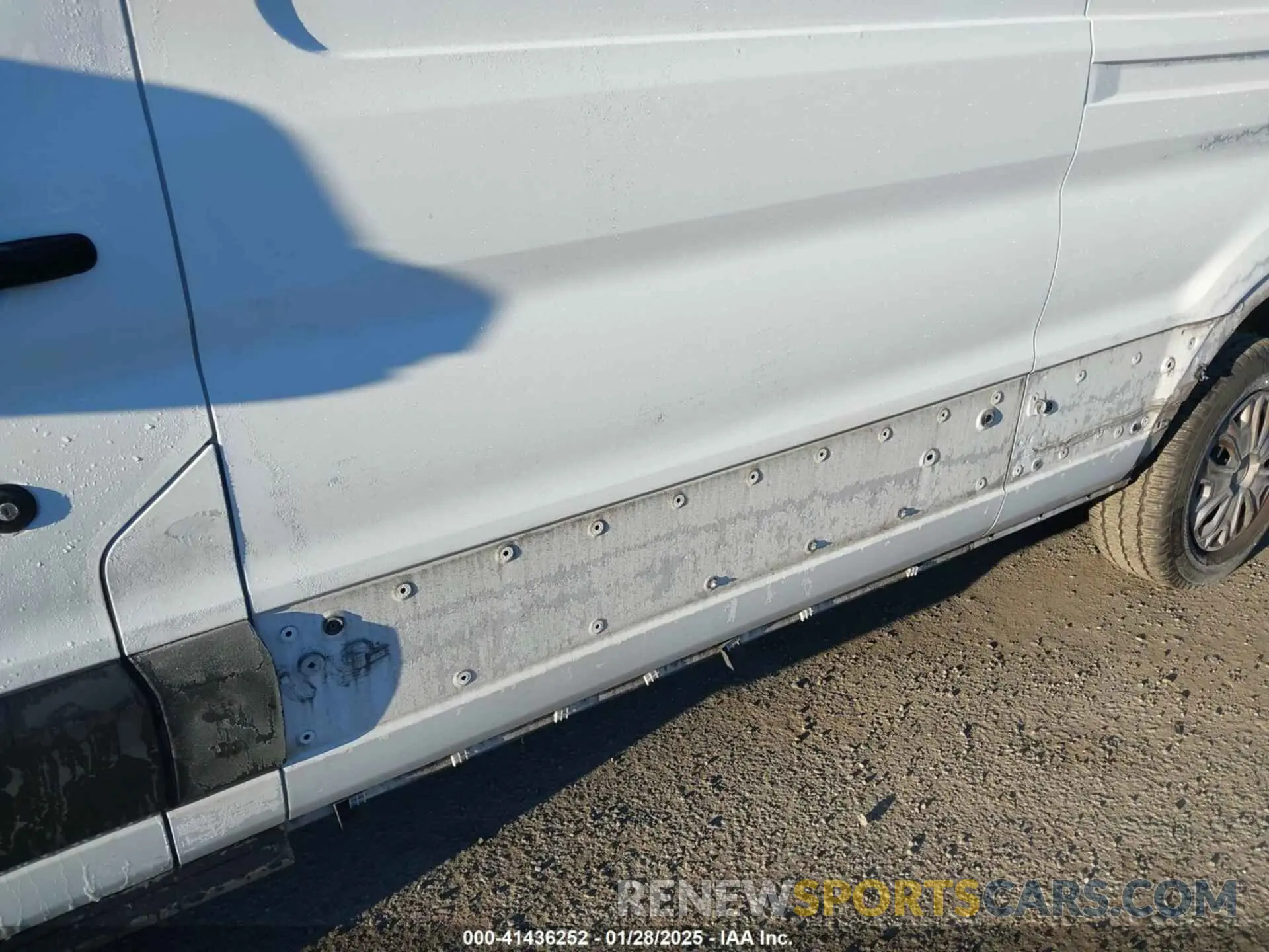24 fotografías del automóvil dañado 1FTBW3XK6PKA16296 FORD E-TRANSIT-350 CARGO VAN 2023