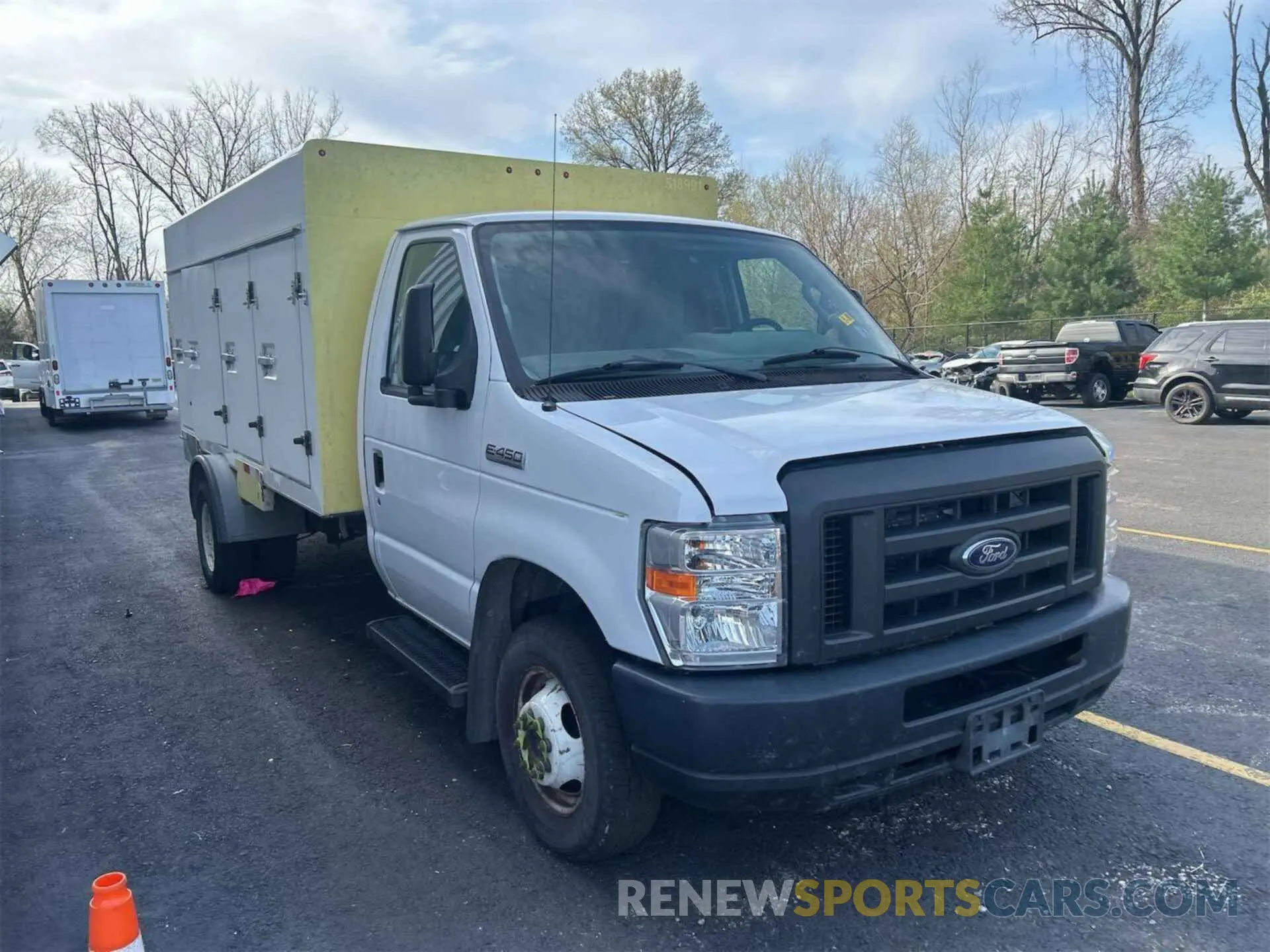 3 fotografías del automóvil dañado 1FDXE4FS6KDC07788 FORD ECONOLINE 2019