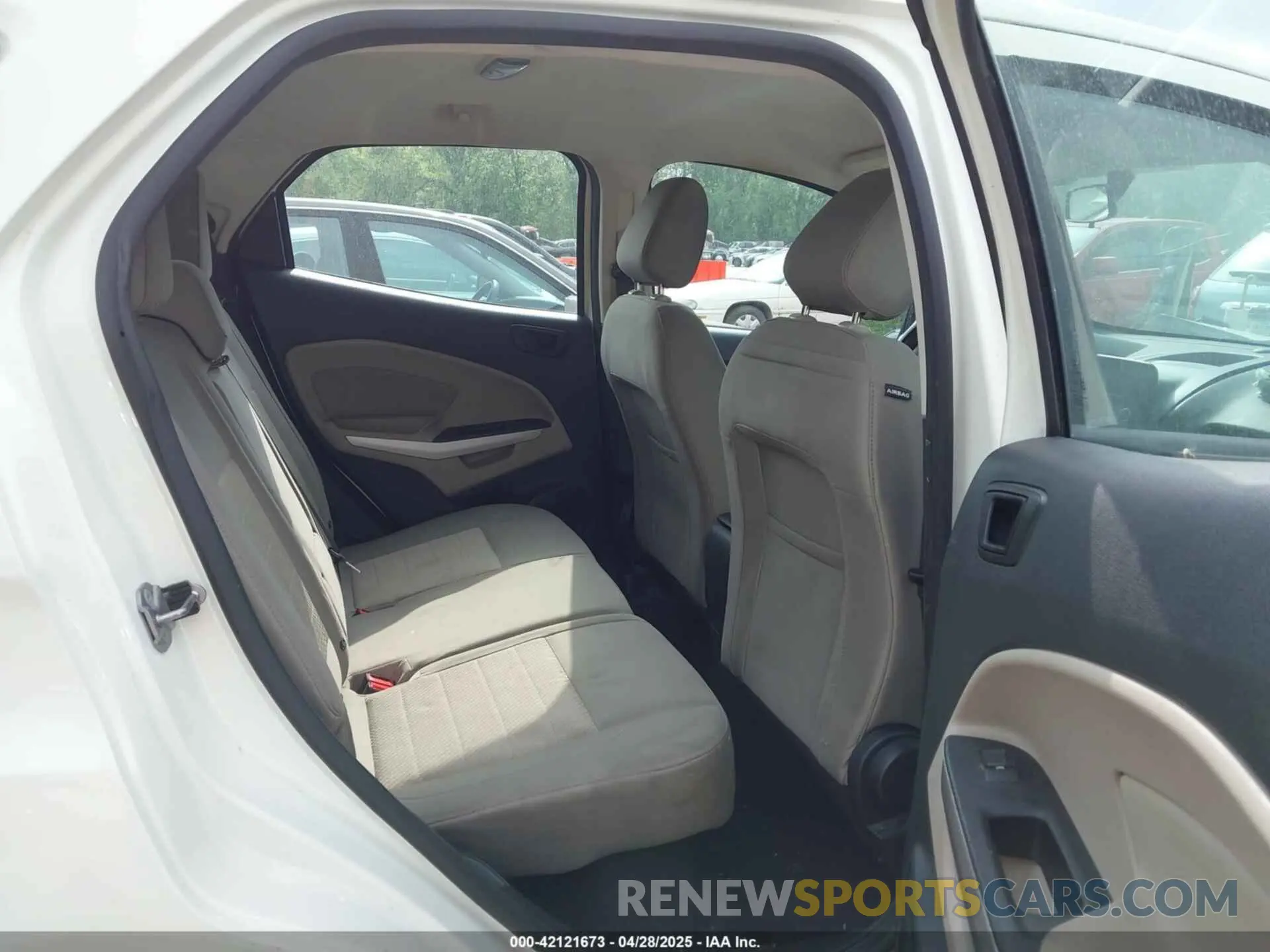 8 fotografías del automóvil dañado MAJ3S2FE2KC309398 FORD ECOSPORT 2019