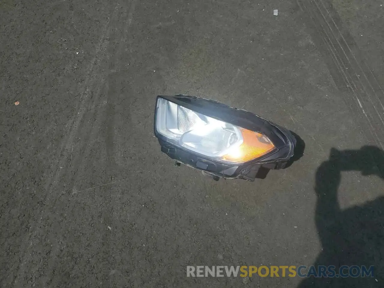 13 fotografías del automóvil dañado MAJ3S2GE0KC270745 FORD ECOSPORT 2019