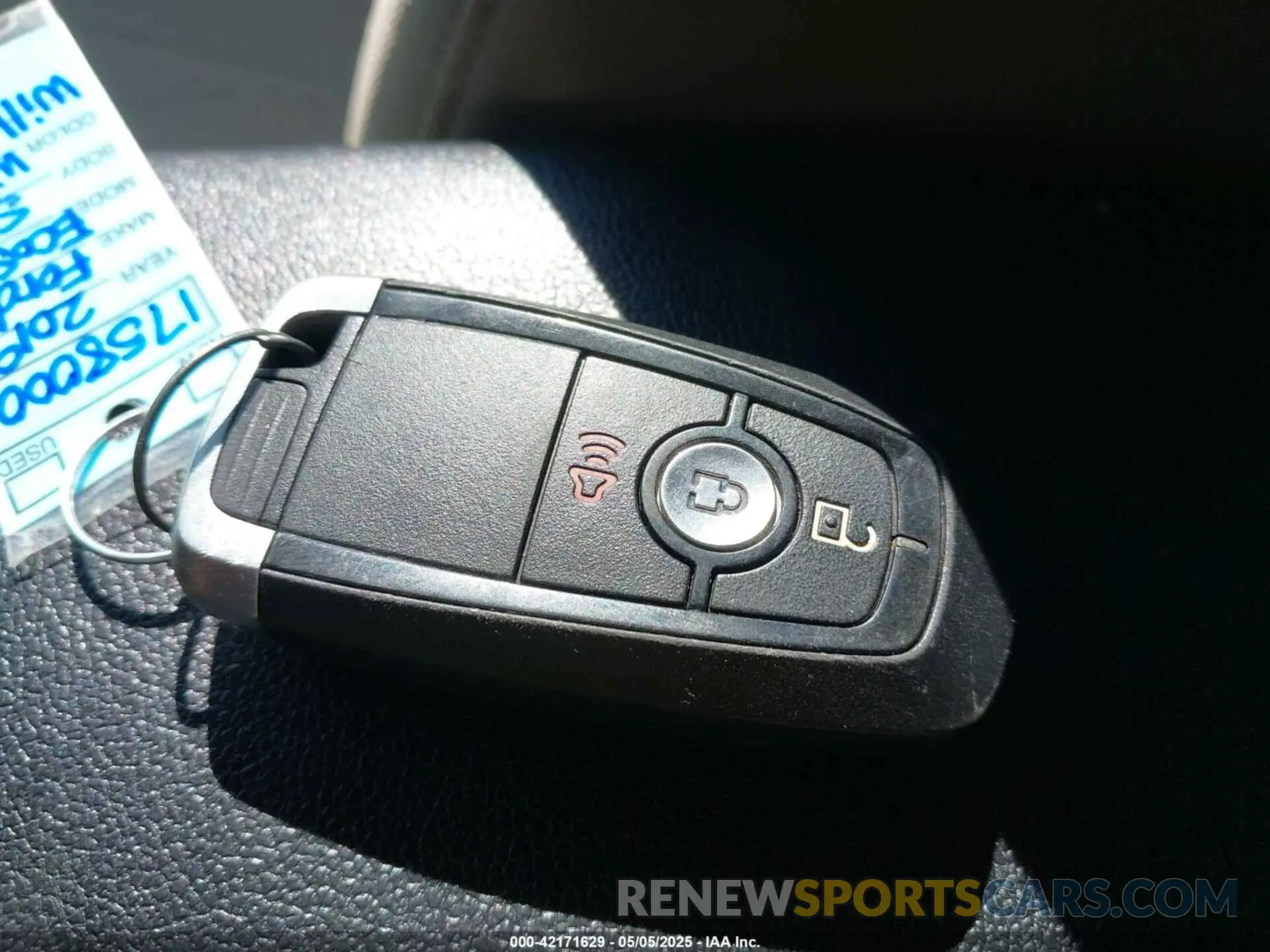 11 fotografías del automóvil dañado MAJ3S2GE1KC273928 FORD ECOSPORT 2019