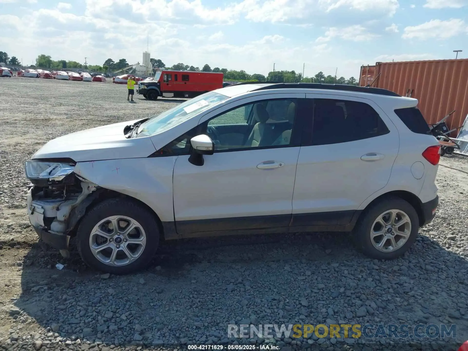 14 fotografías del automóvil dañado MAJ3S2GE1KC273928 FORD ECOSPORT 2019