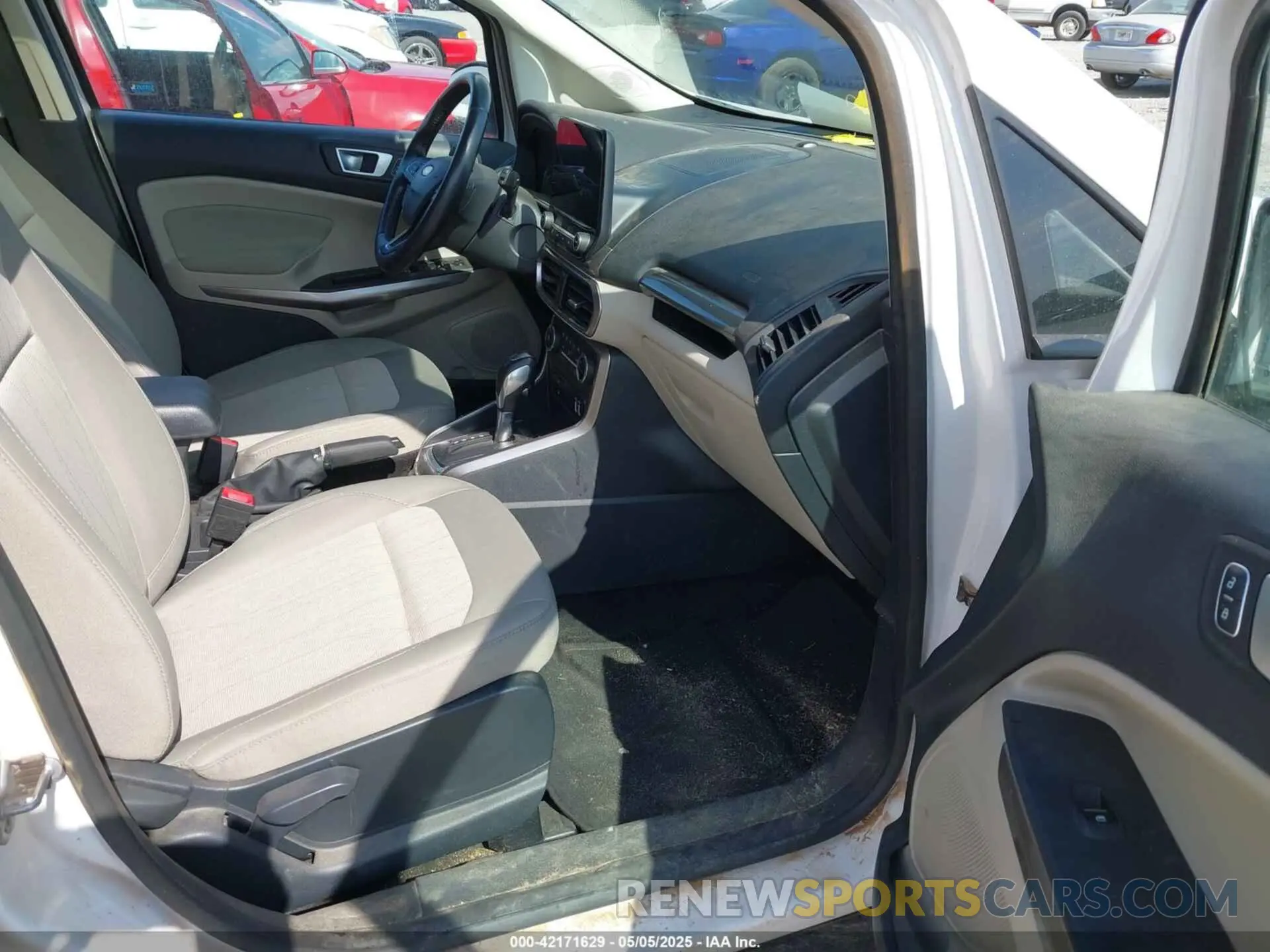 5 fotografías del automóvil dañado MAJ3S2GE1KC273928 FORD ECOSPORT 2019