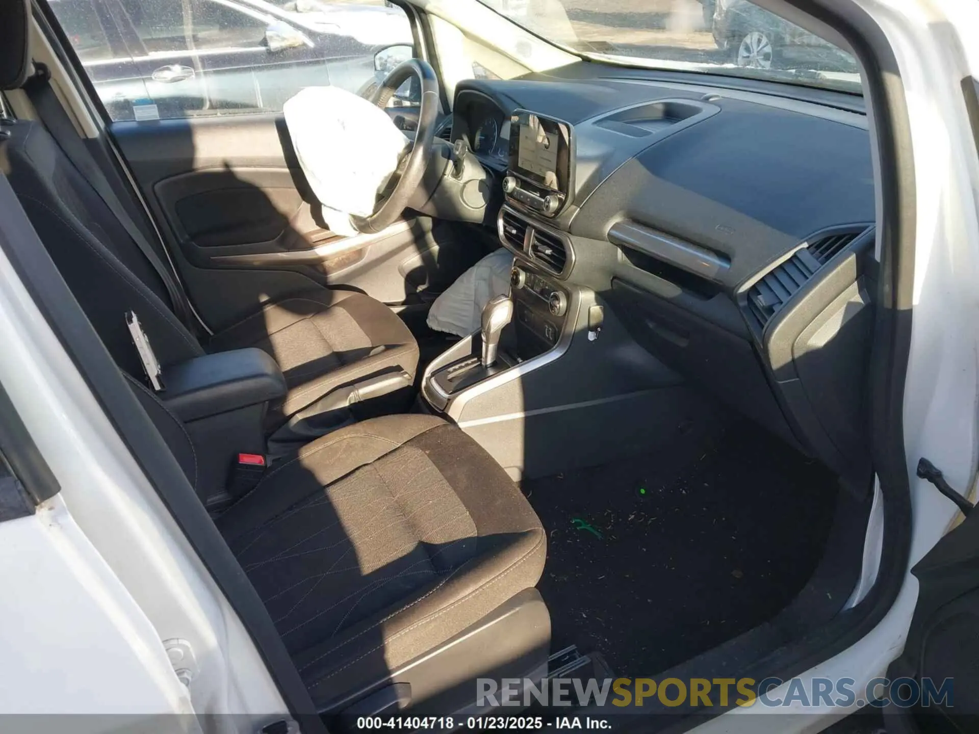 5 fotografías del automóvil dañado MAJ3S2GE2KC257737 FORD ECOSPORT 2019