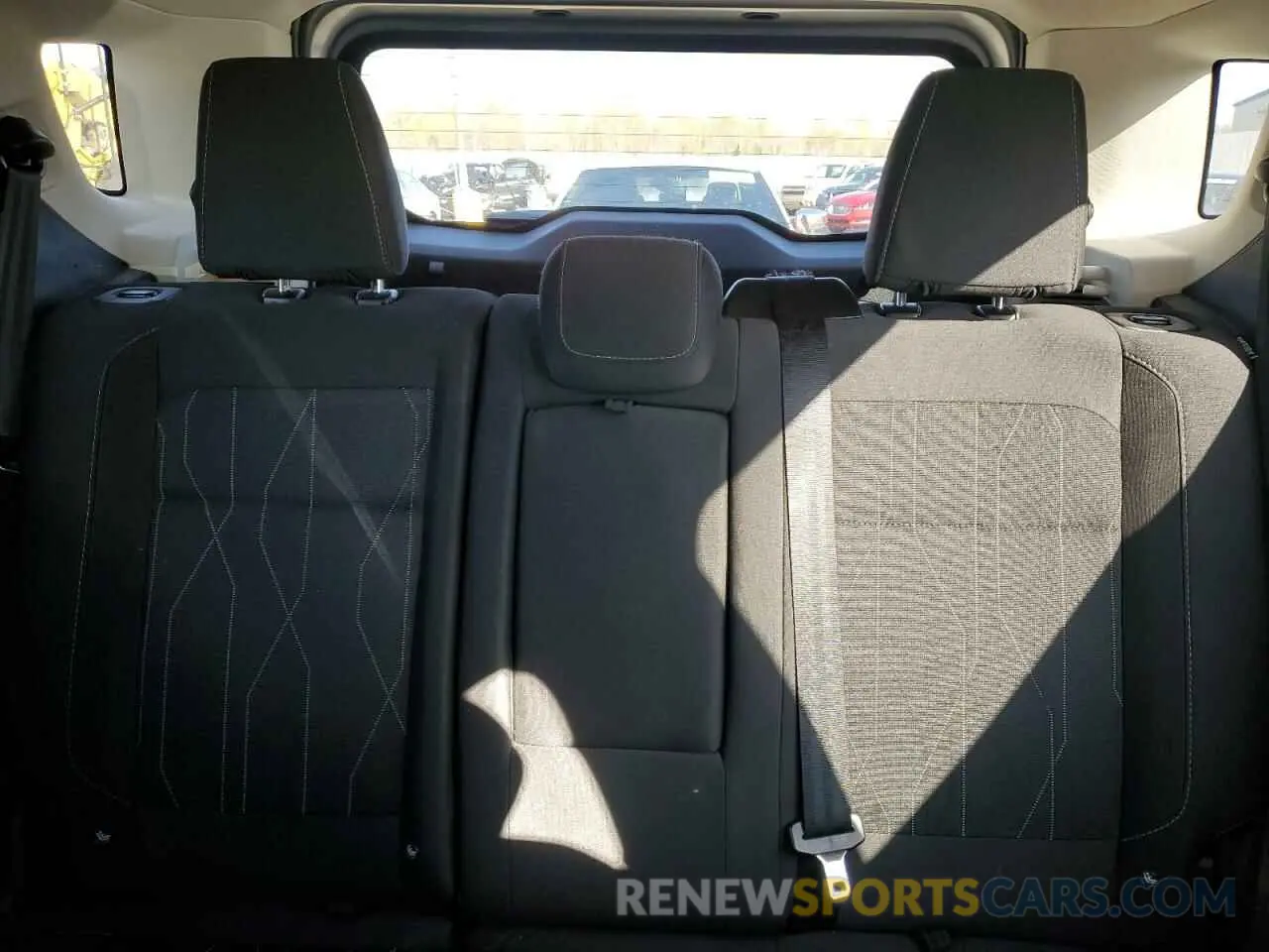 10 fotografías del automóvil dañado MAJ3S2GE2KC277311 FORD ECOSPORT 2019