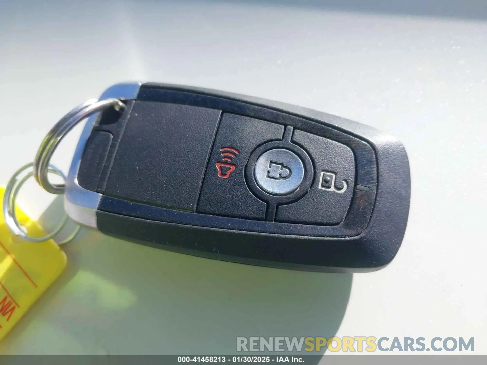 11 fotografías del automóvil dañado MAJ3S2GE2KC284744 FORD ECOSPORT 2019