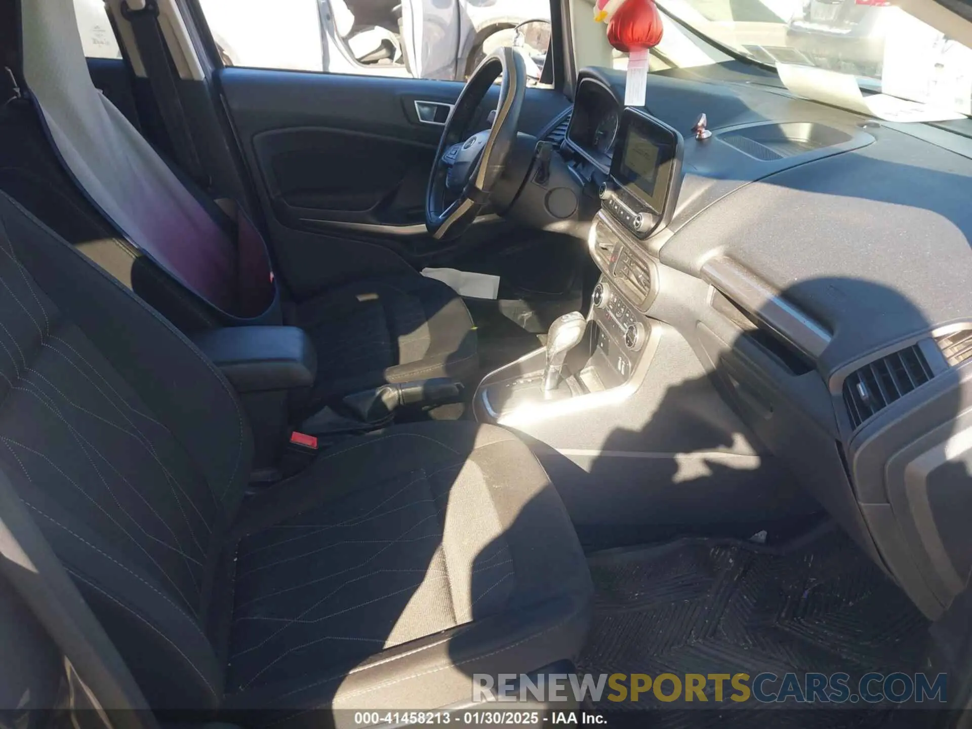 5 fotografías del automóvil dañado MAJ3S2GE2KC284744 FORD ECOSPORT 2019