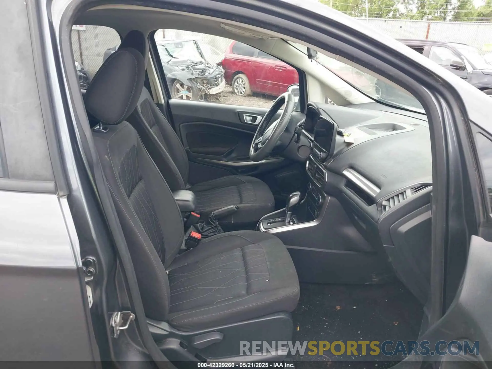 5 fotografías del automóvil dañado MAJ3S2GE2KC288289 FORD ECOSPORT 2019