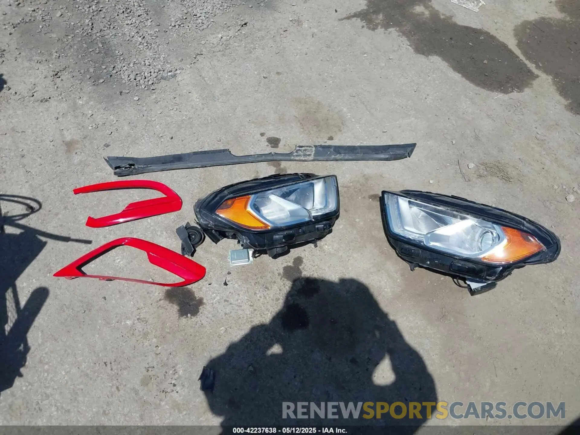 12 fotografías del automóvil dañado MAJ3S2GE2KC304409 FORD ECOSPORT 2019
