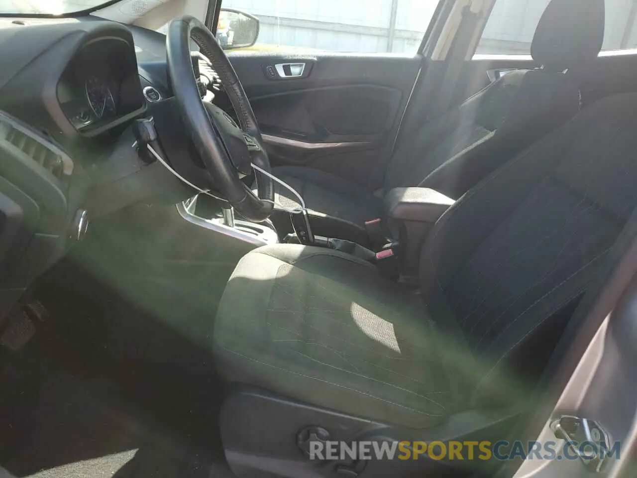 7 fotografías del automóvil dañado MAJ3S2GE2KC308248 FORD ECOSPORT 2019