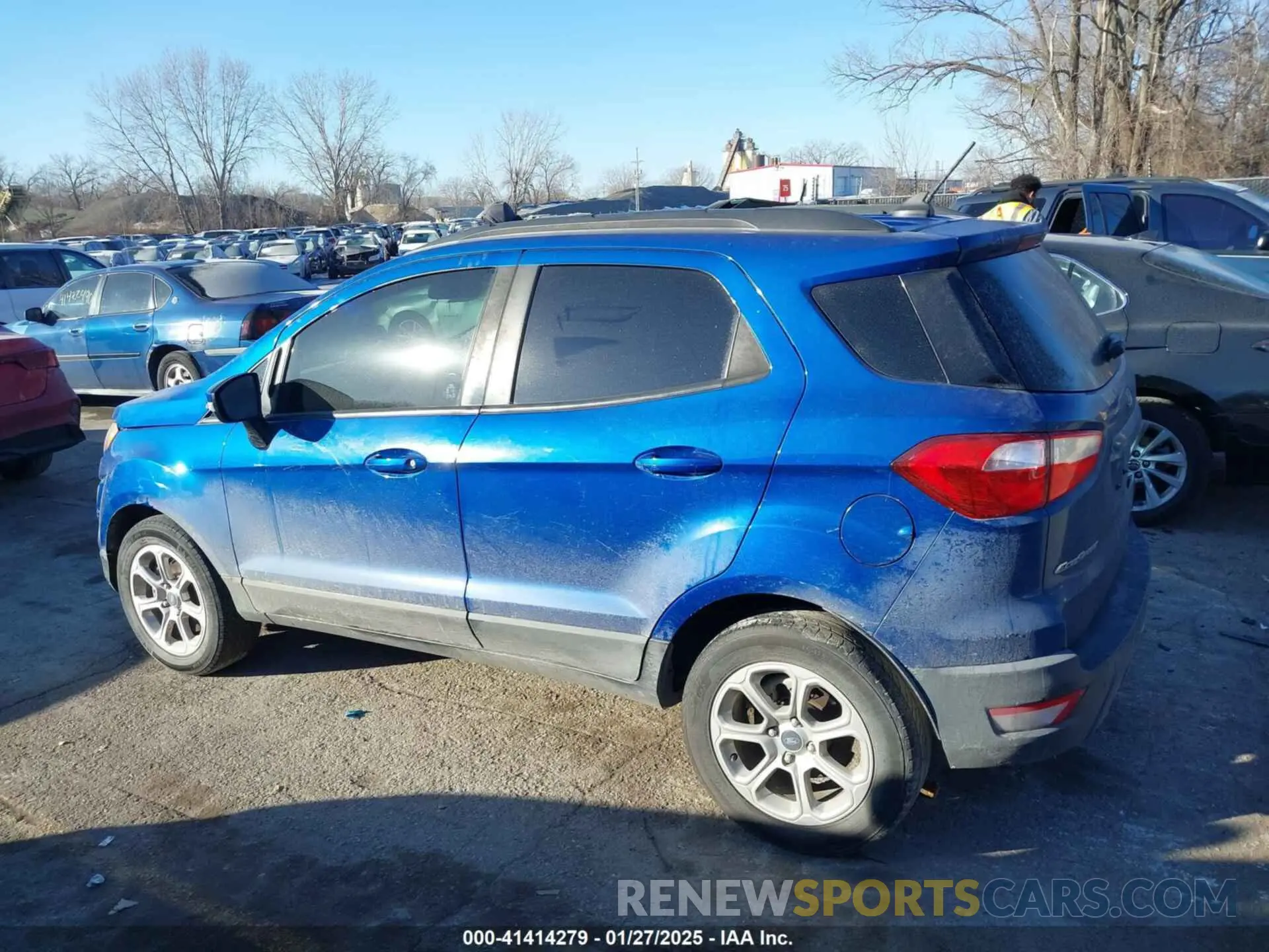 14 fotografías del automóvil dañado MAJ3S2GE6KC274119 FORD ECOSPORT 2019