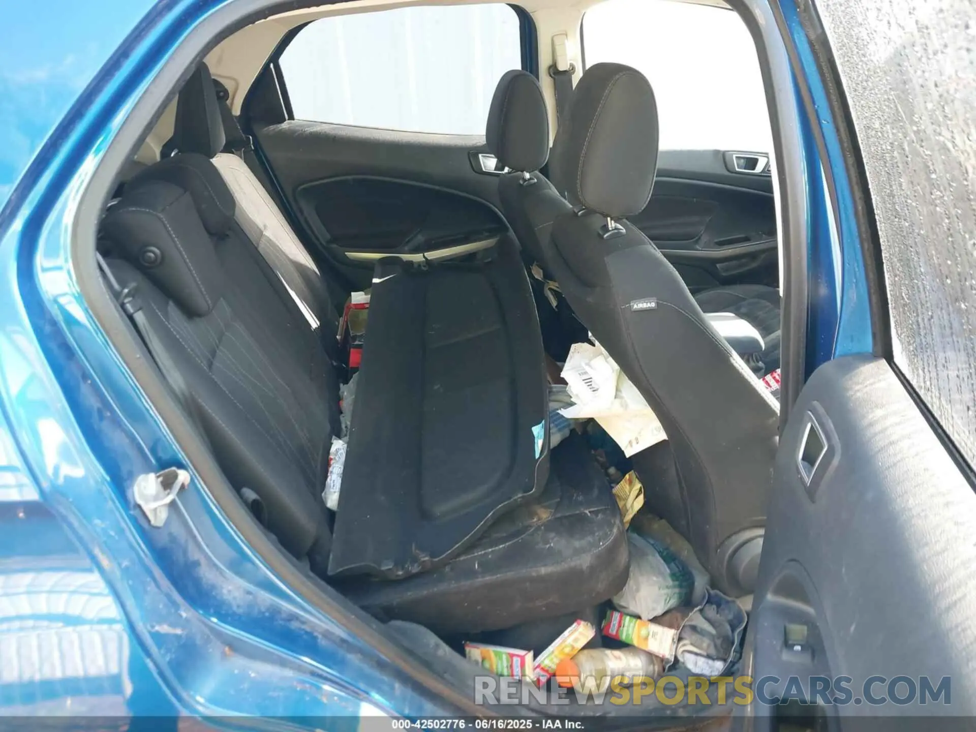 8 fotografías del automóvil dañado MAJ3S2GE8KC291617 FORD ECOSPORT 2019