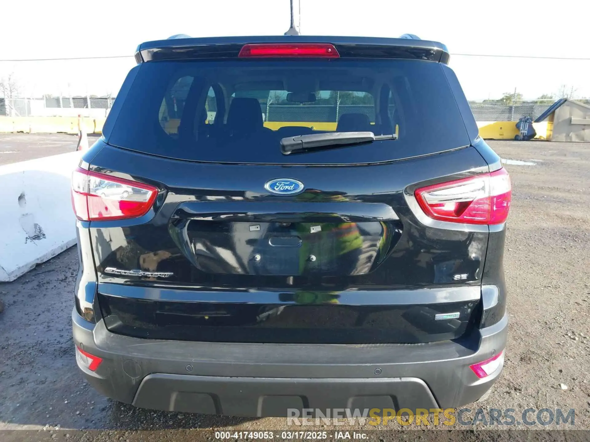 17 fotografías del automóvil dañado MAJ3S2GEXKC287231 FORD ECOSPORT 2019