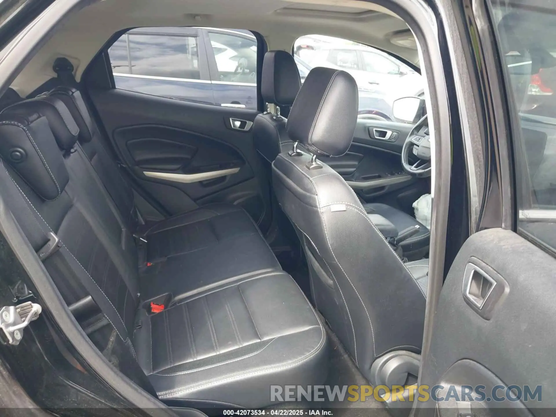 8 fotografías del automóvil dañado MAJ3S2KE5KC267816 FORD ECOSPORT 2019