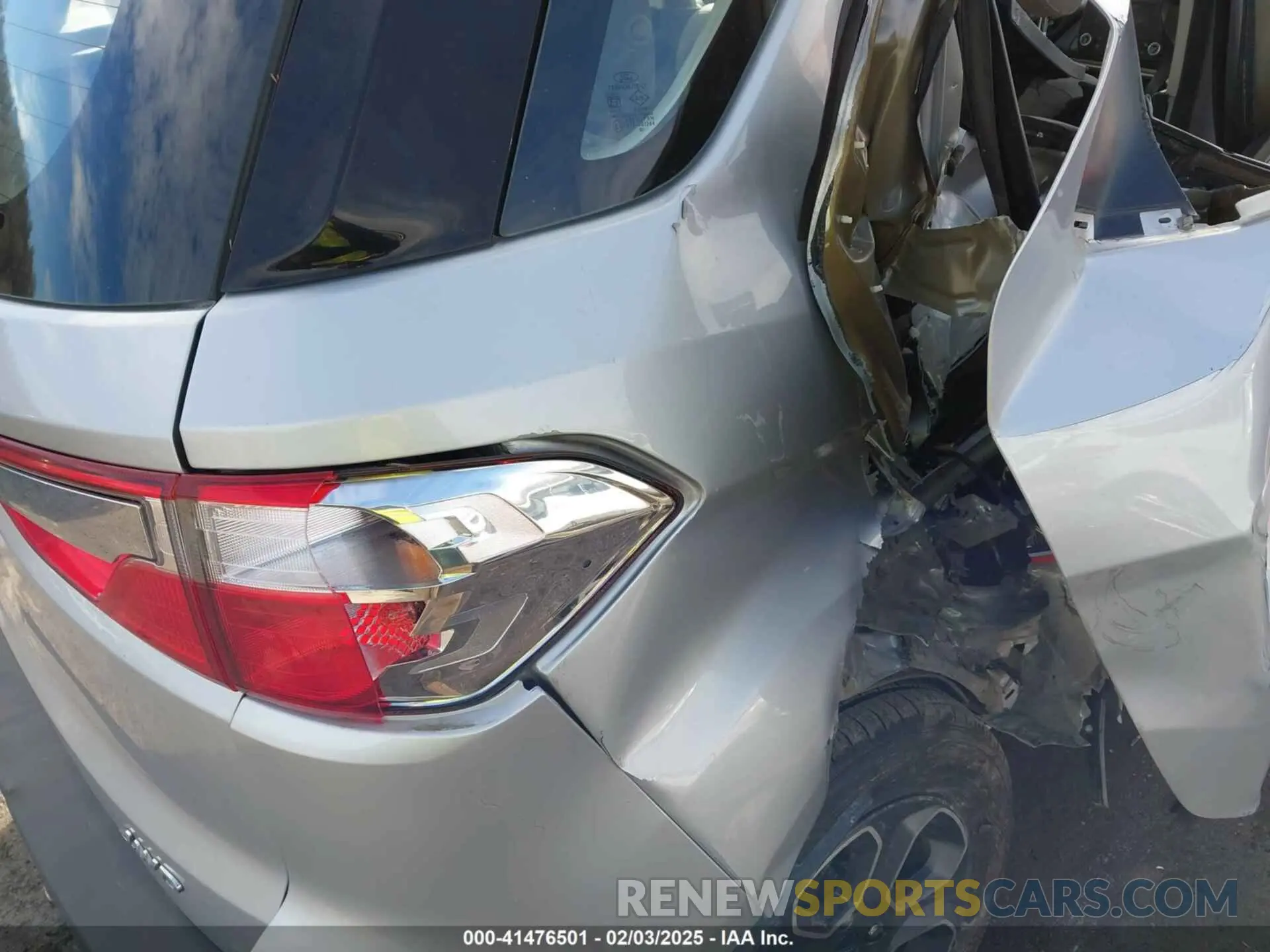 18 fotografías del automóvil dañado MAJ6S3FL0KC264995 FORD ECOSPORT 2019