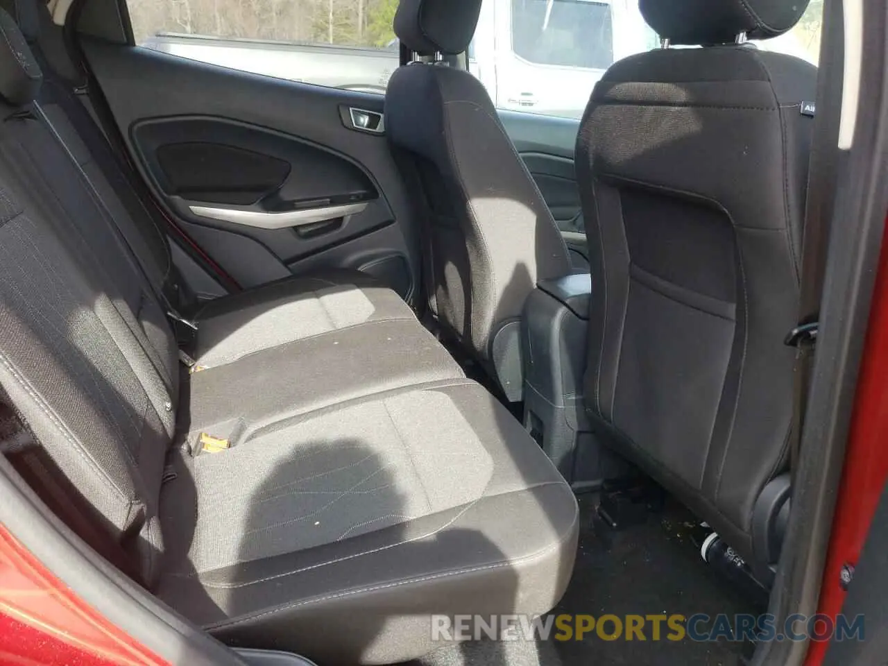 11 fotografías del automóvil dañado MAJ6S3GL0KC259861 FORD ECOSPORT 2019