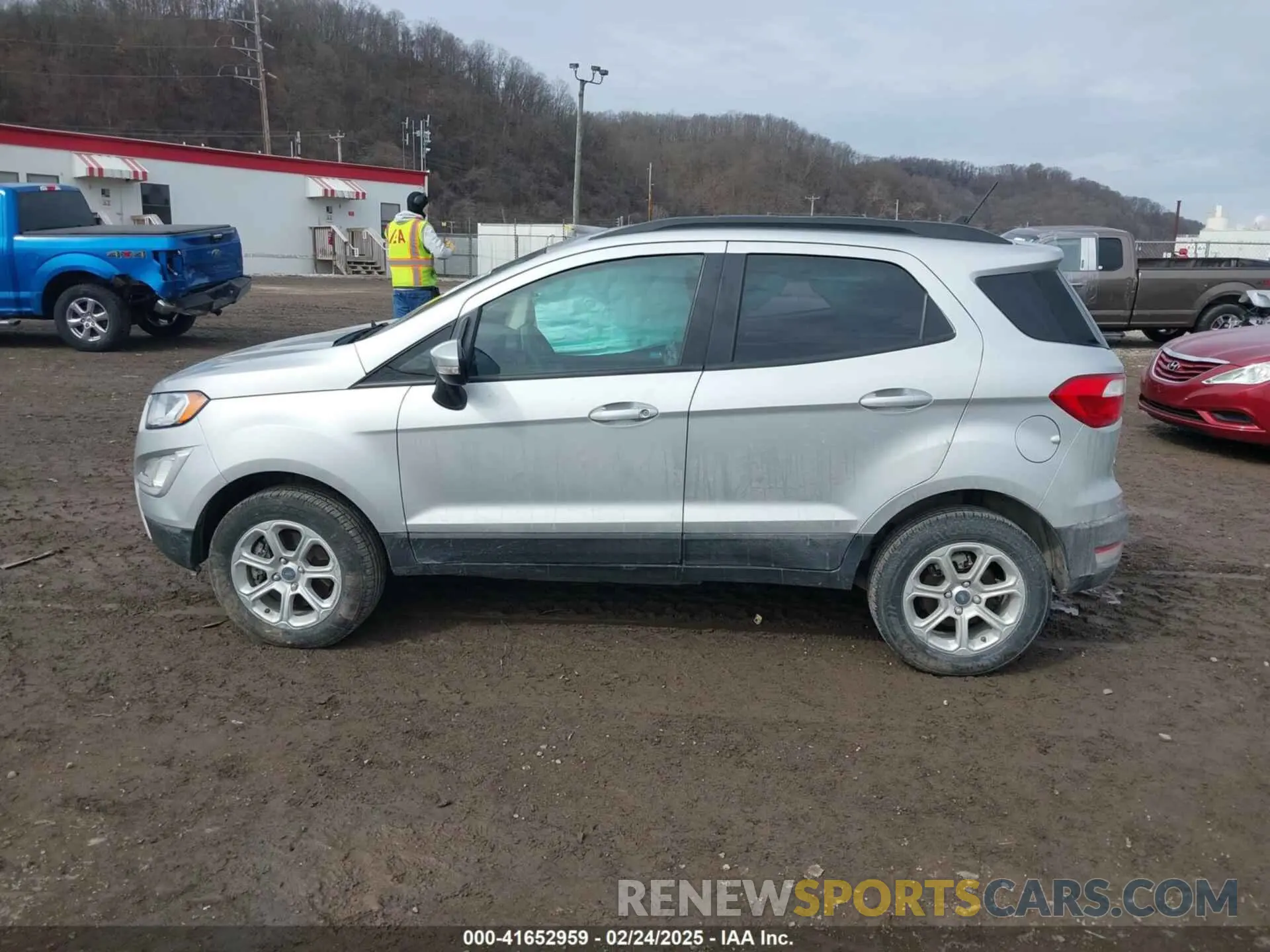 15 fotografías del automóvil dañado MAJ6S3GL0KC266941 FORD ECOSPORT 2019