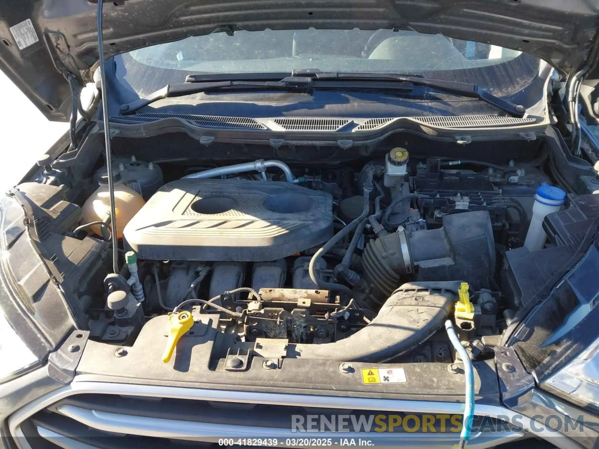 10 fotografías del automóvil dañado MAJ6S3GL0KC278751 FORD ECOSPORT 2019