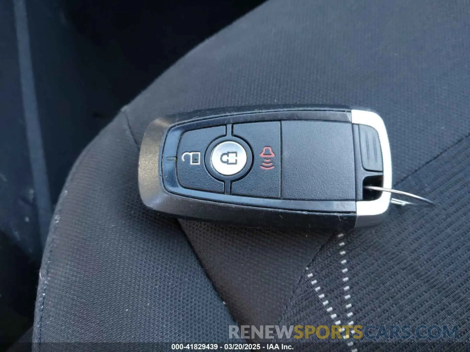 11 fotografías del automóvil dañado MAJ6S3GL0KC278751 FORD ECOSPORT 2019
