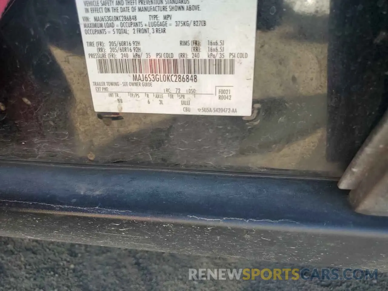 14 fotografías del automóvil dañado MAJ6S3GL0KC286848 FORD ECOSPORT 2019