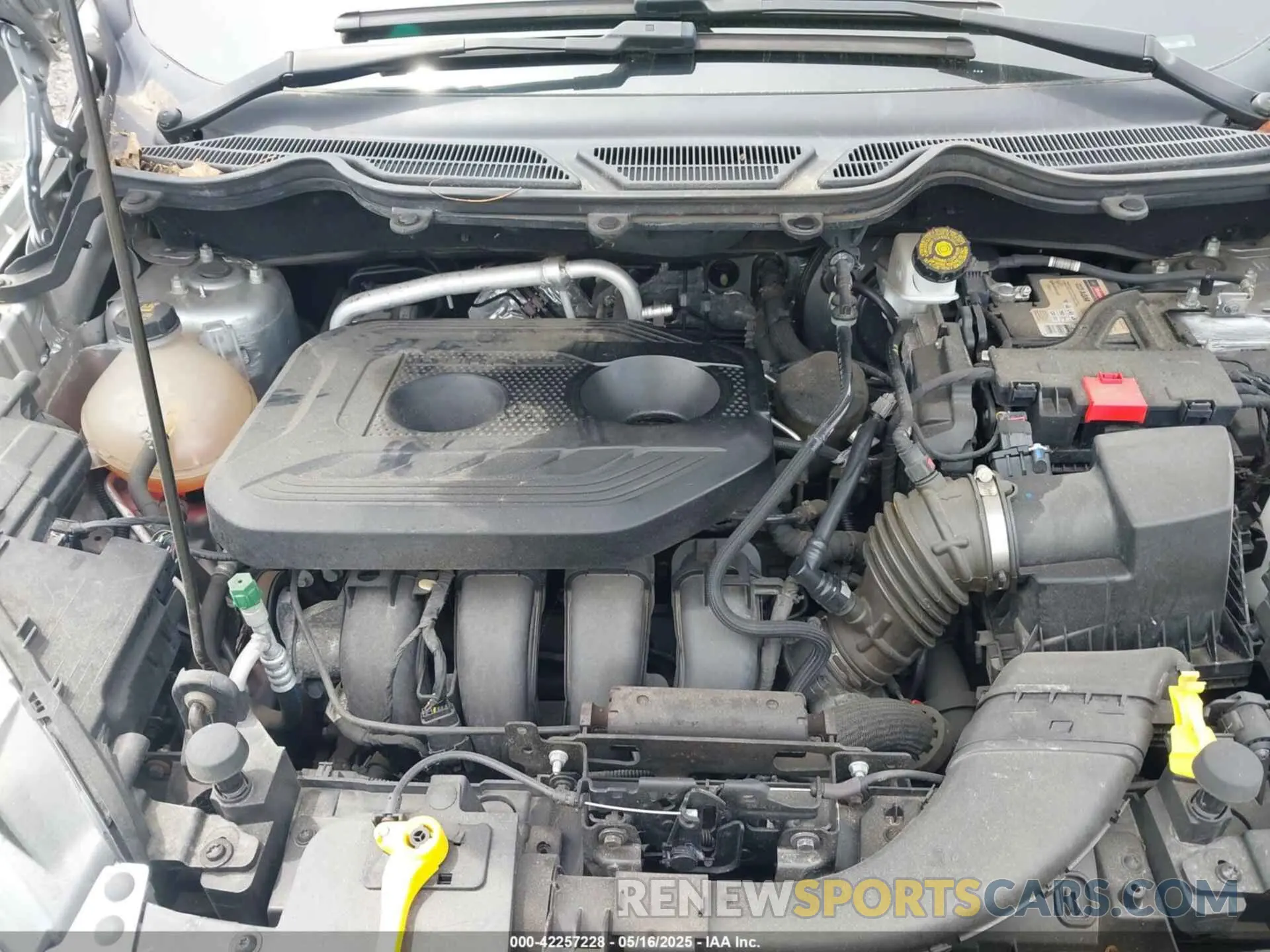 10 fotografías del automóvil dañado MAJ6S3GL1KC270741 FORD ECOSPORT 2019