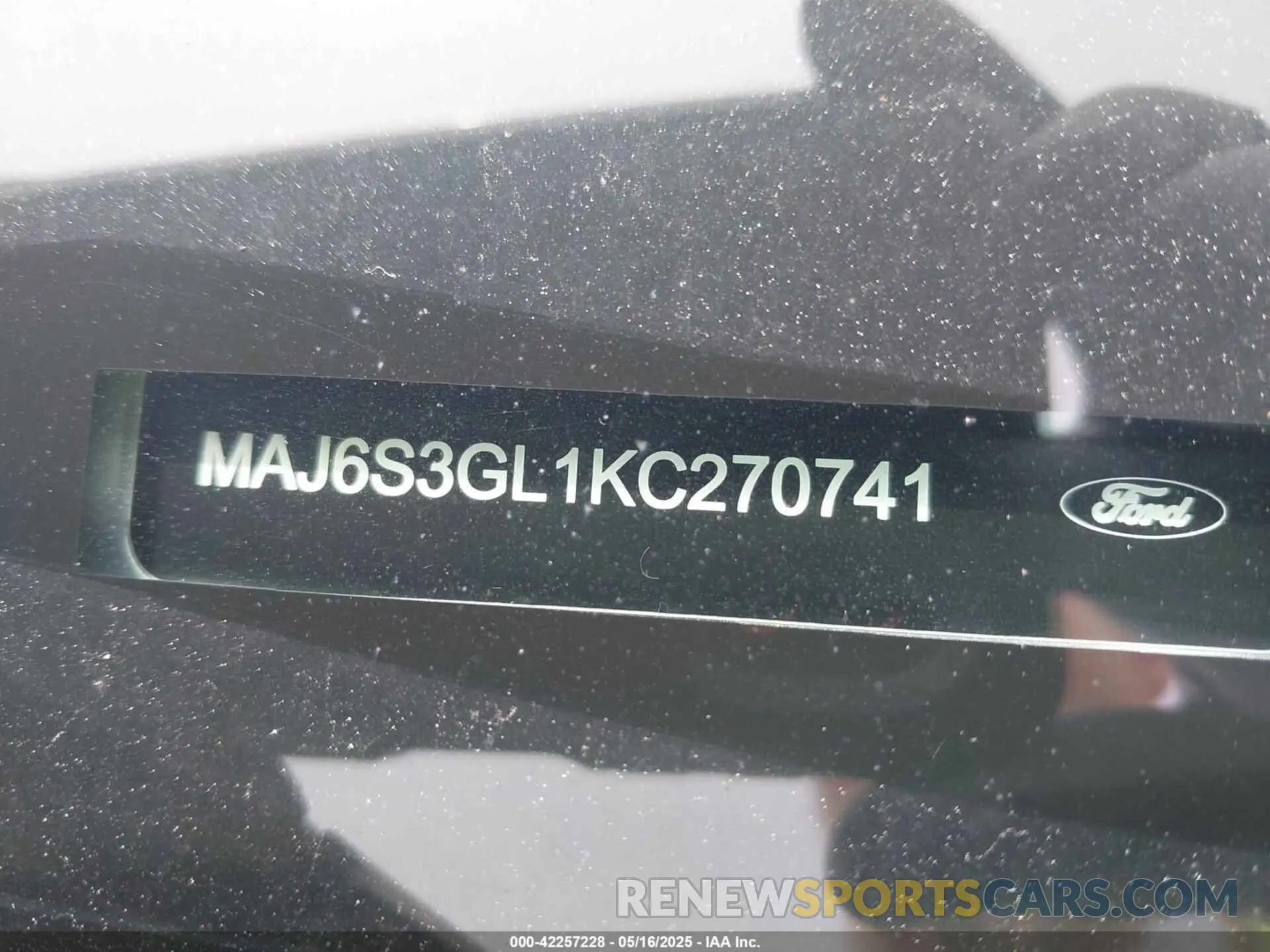 17 fotografías del automóvil dañado MAJ6S3GL1KC270741 FORD ECOSPORT 2019