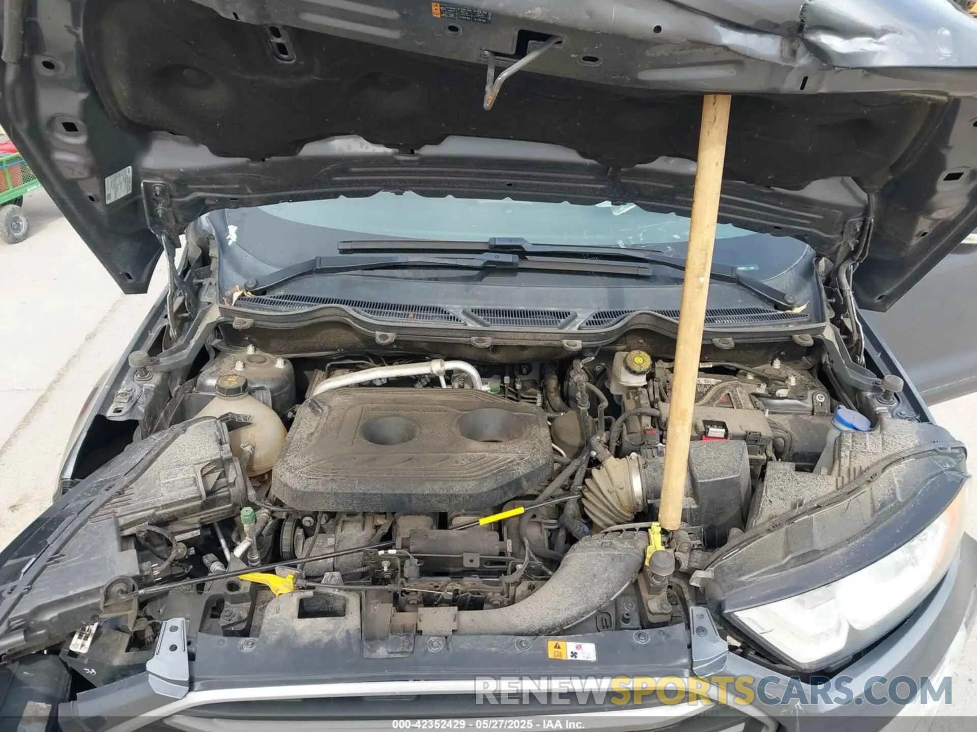 10 fotografías del automóvil dañado MAJ6S3GL7KC305671 FORD ECOSPORT 2019