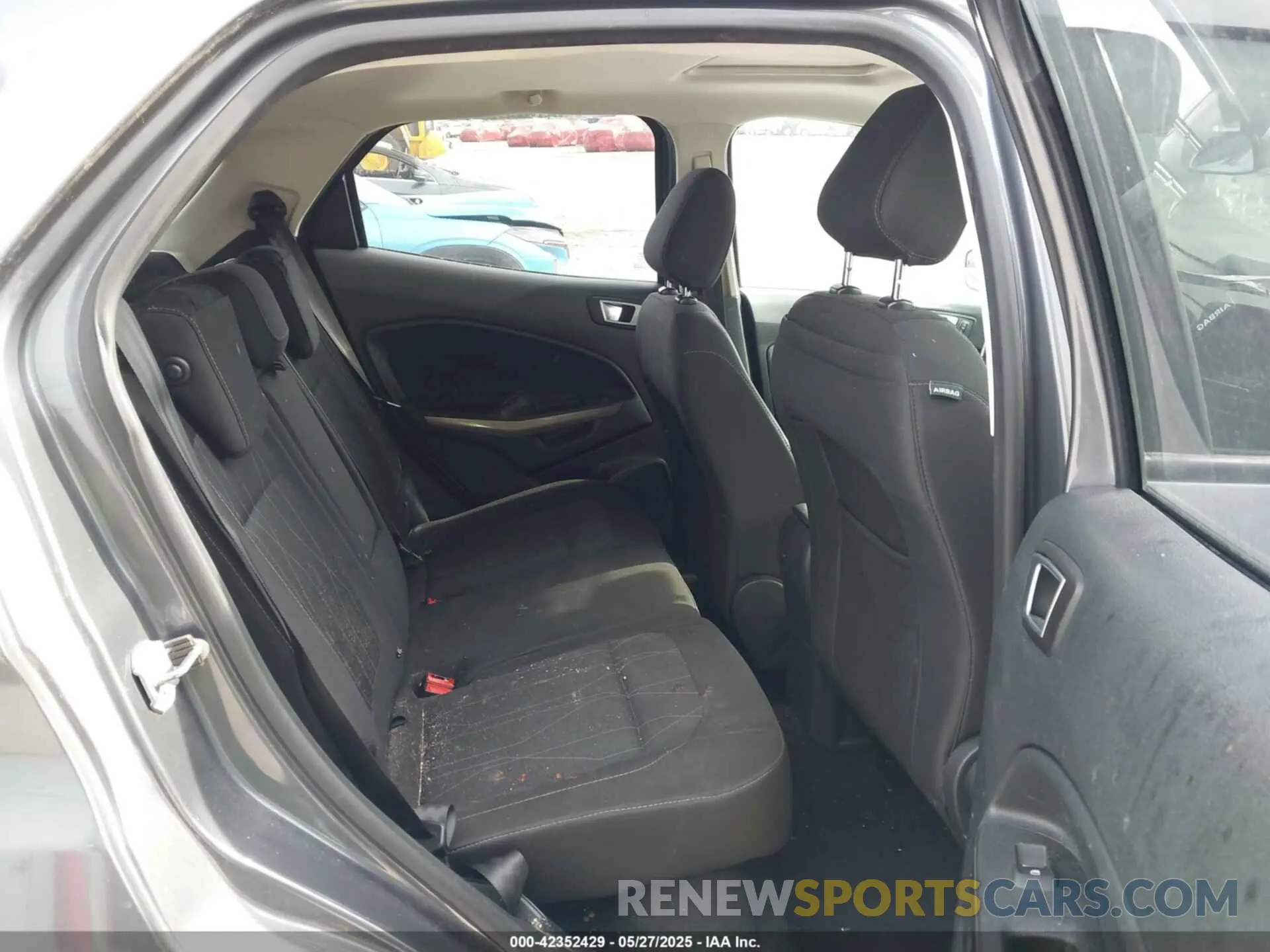 8 fotografías del automóvil dañado MAJ6S3GL7KC305671 FORD ECOSPORT 2019